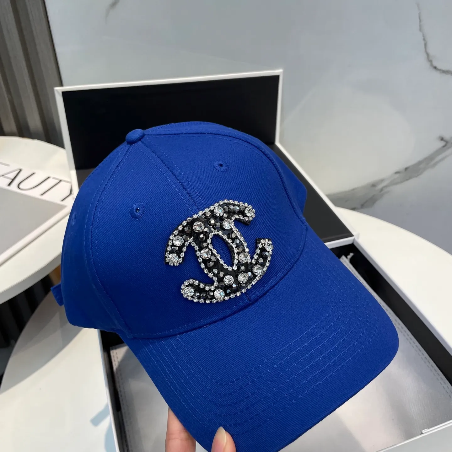 P50 CHANEL new high-end diamond hard-top baseball cap, Xiaoxiang logo is classic and simple, fashionable and casual design, popular new product
