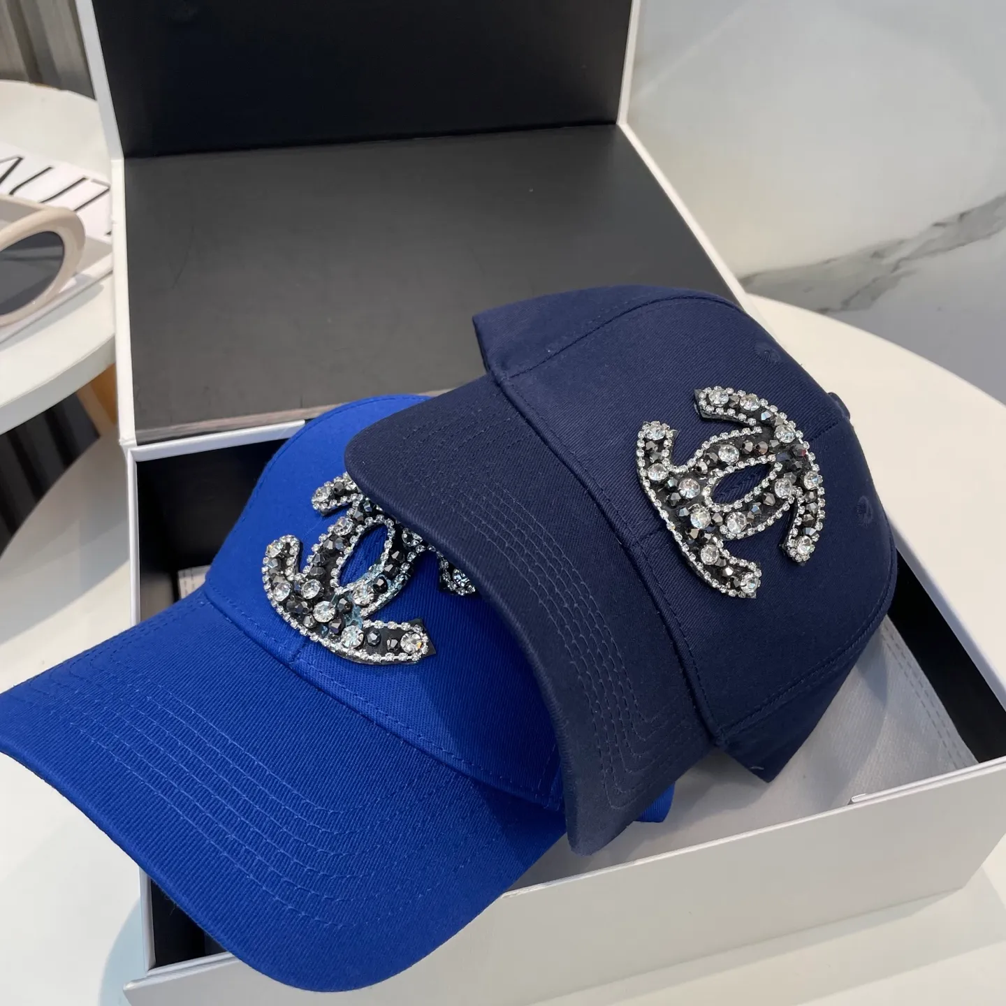 P50 CHANEL new high-end diamond hard-top baseball cap, Xiaoxiang logo is classic and simple, fashionable and casual design, popular new product