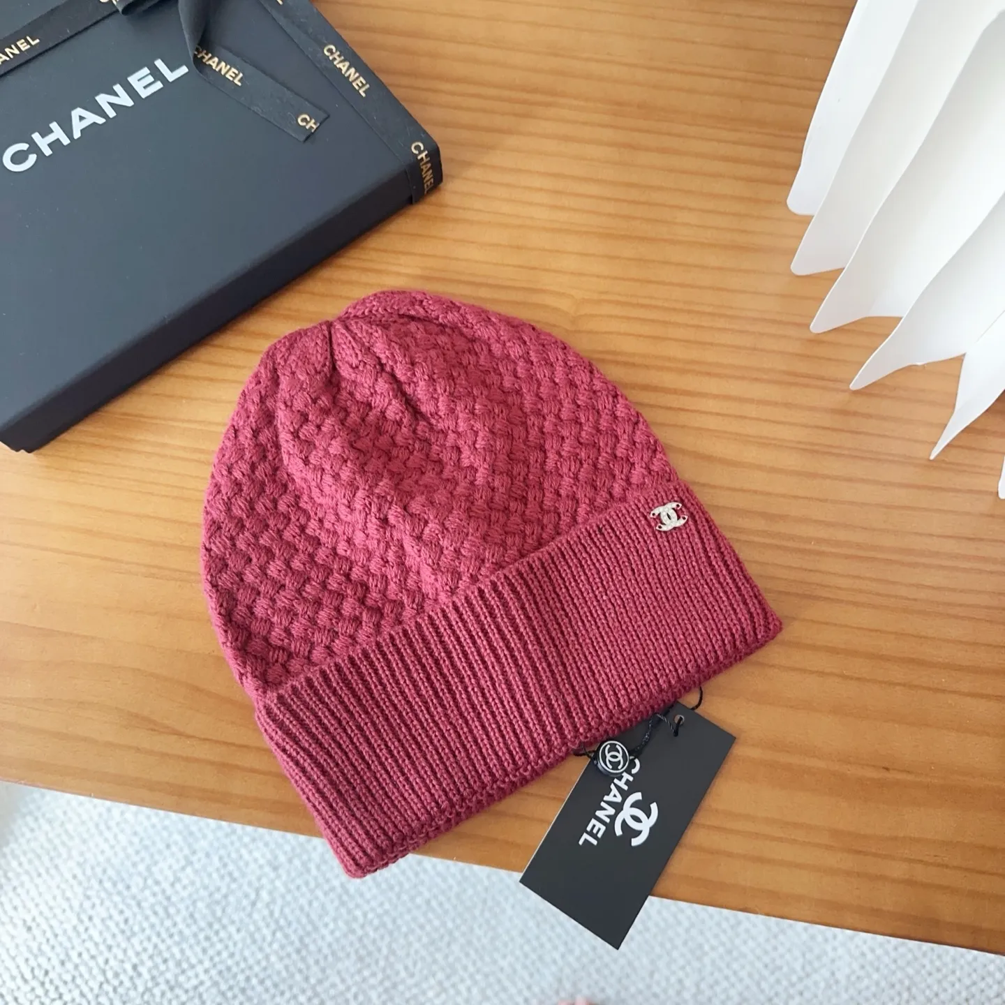 💰64 Chanel official website releases CHANEL small and popular knitted hat! Xiaohongshu’s new product is released, it’s so 🉑️, high-elastic fabric, classic colors, same style for men and women.