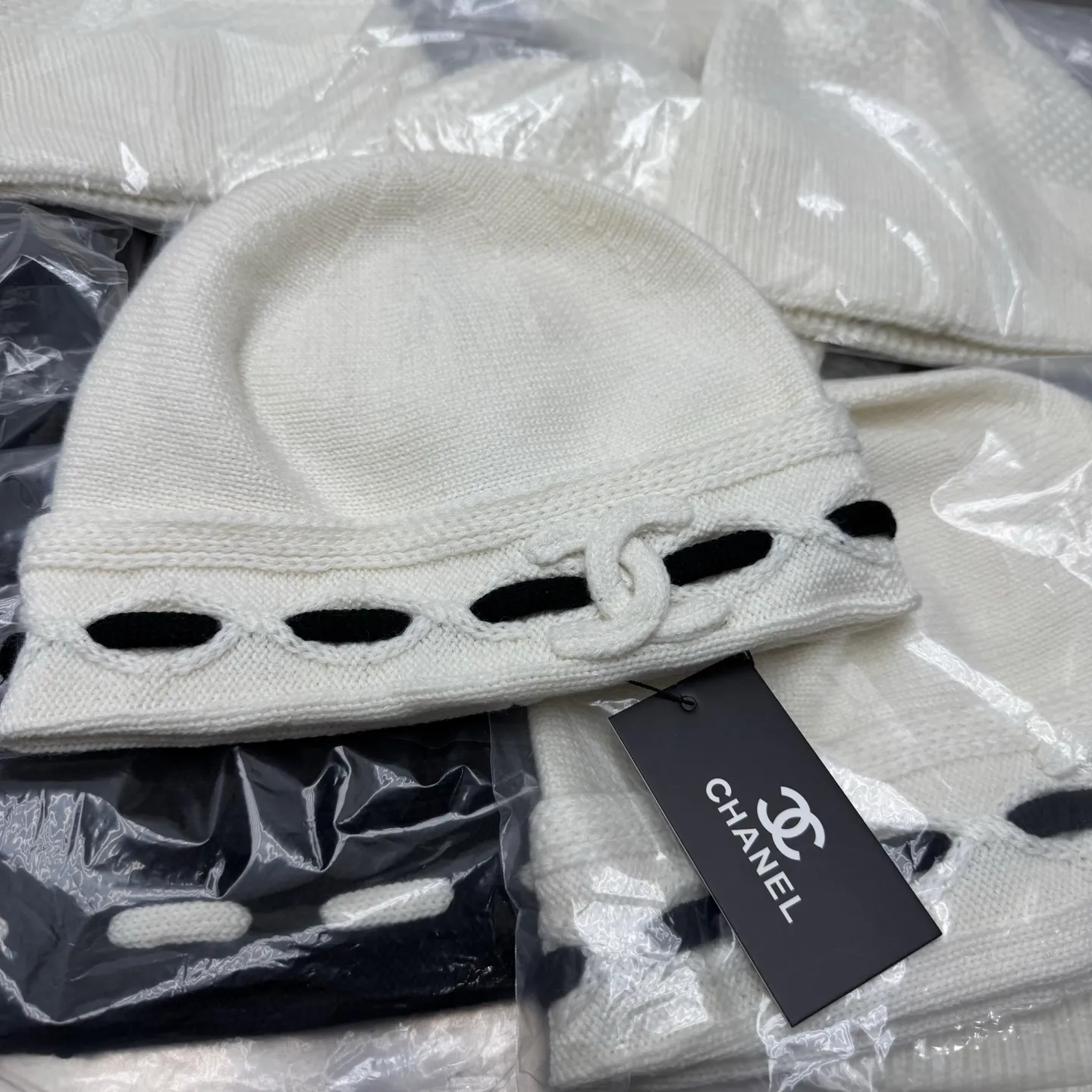 05 Chanel cold beanie hat