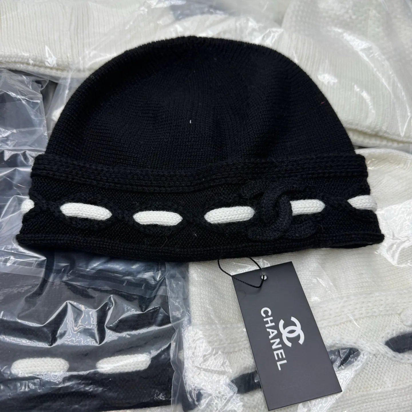05 Chanel cold beanie hat