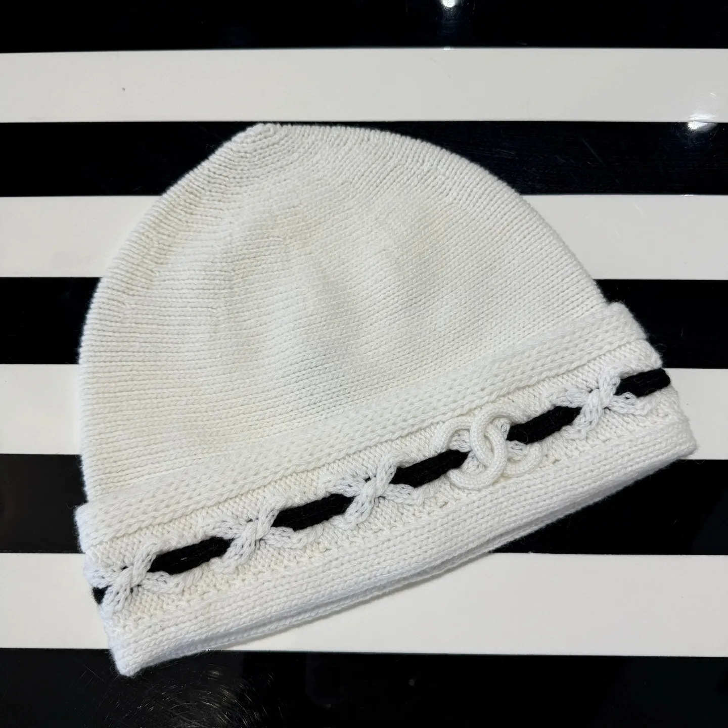 05 Chanel cold beanie hat