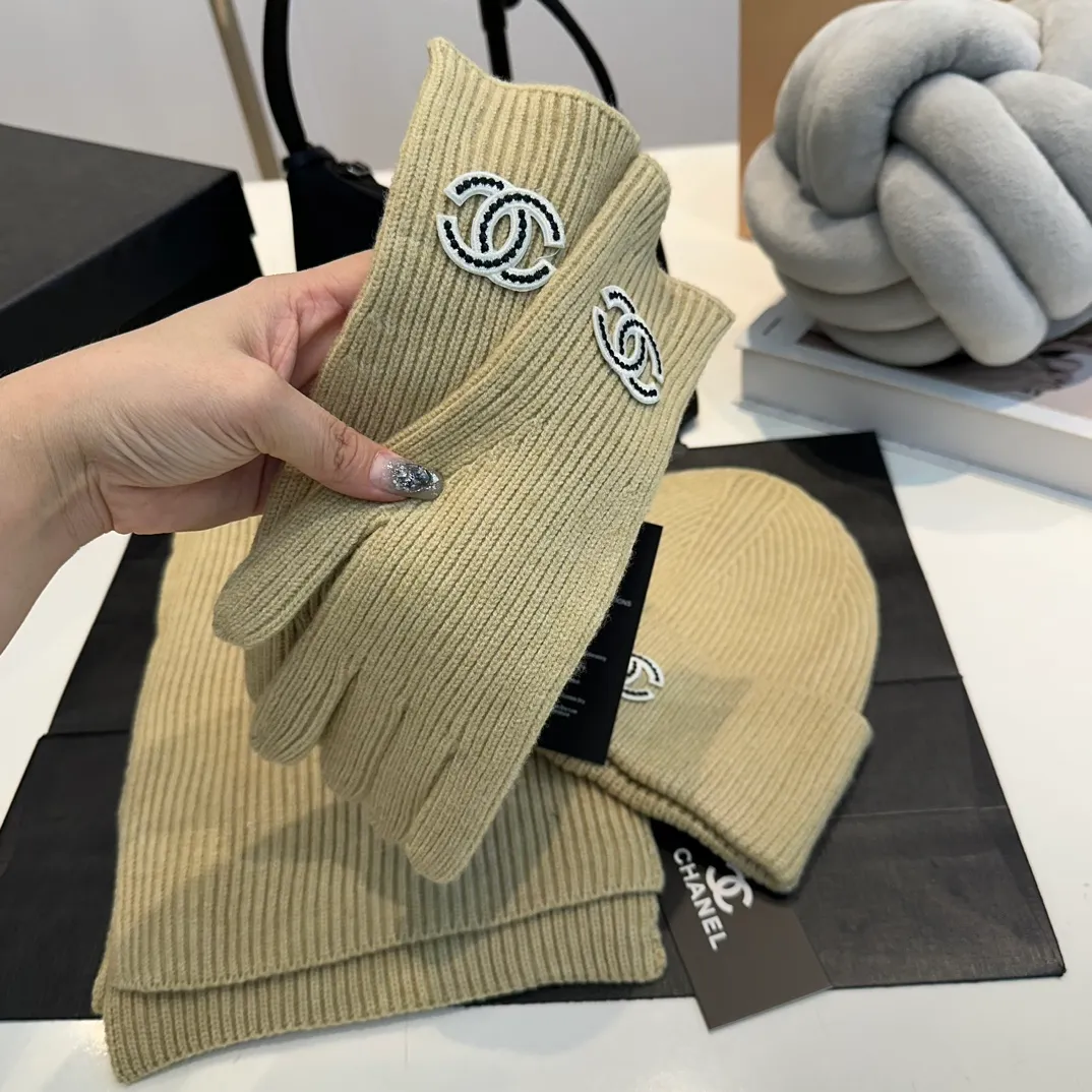 P170 Chanel Beanie Hat Set Hat Scarf Hat + Scarf + Gloves