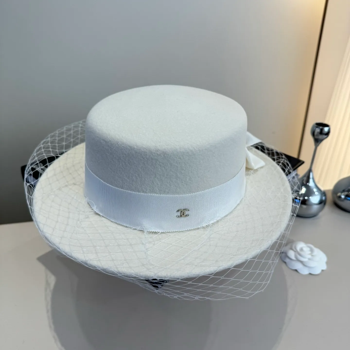 💰220¥ White Chanel wool flat top, mesh hat, 100% wool 🦙Fabric% Head circumference 57cm
