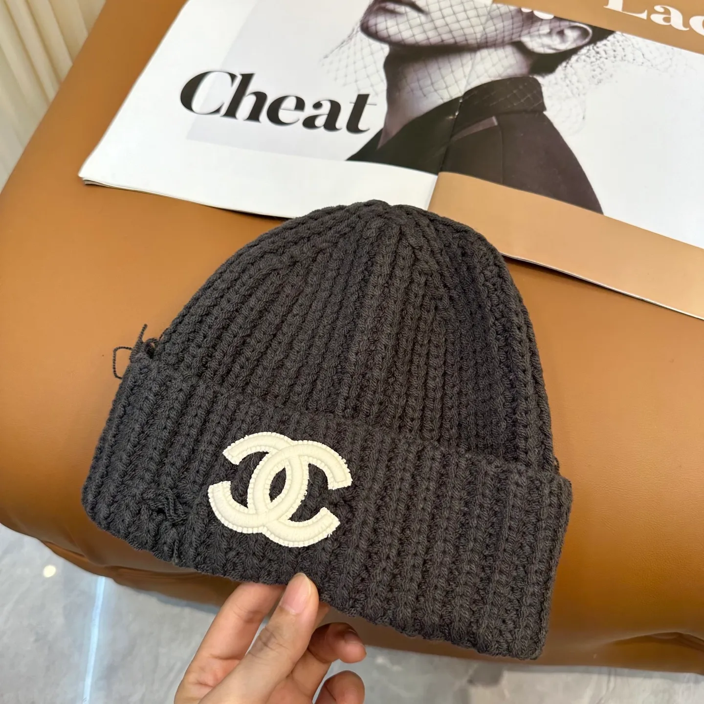 P50 comes with dust bag 🌺 [CHANEL] New knitted hat, Xiaohongshu, recommended by major Internet celebrities! Thicker and warmer, fashionable and popular🌸First-class texture, the best brand for keeping warm in autumn and winter, order now, limited quantity available