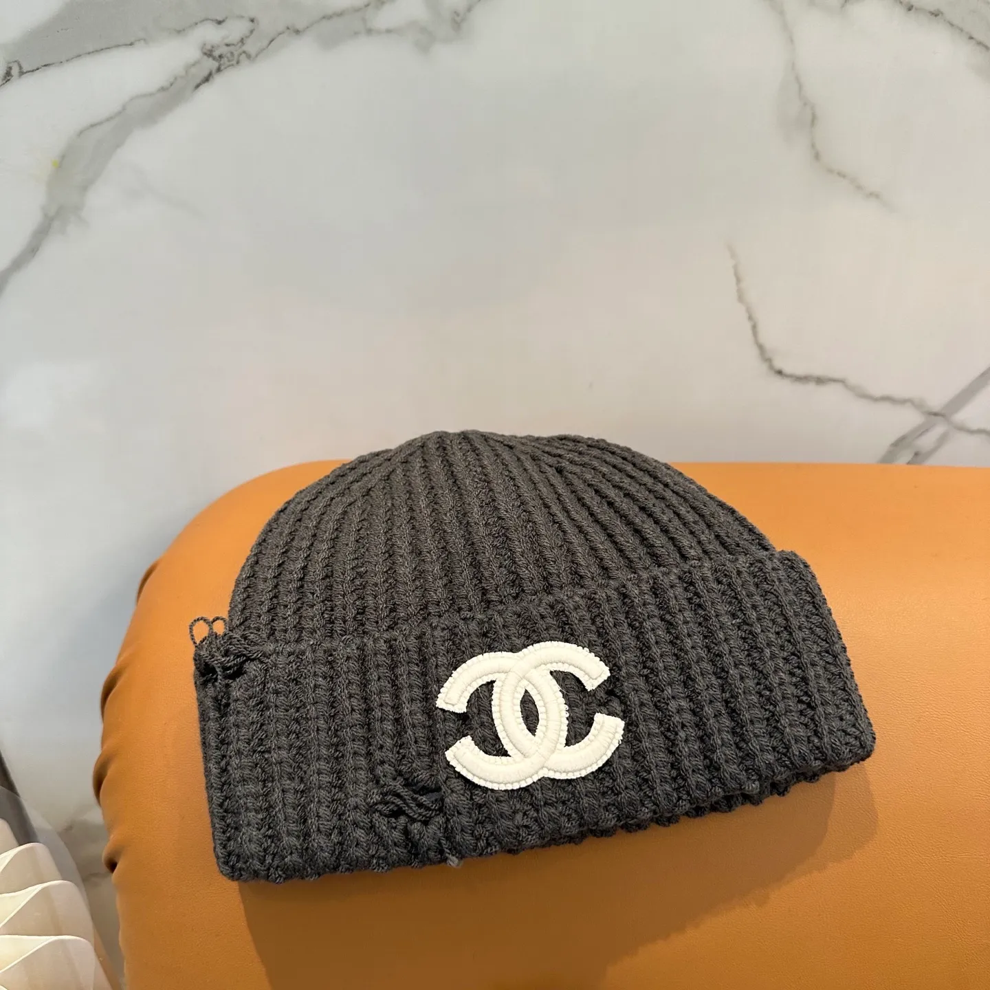 P50 comes with dust bag 🌺 [CHANEL] New knitted hat, Xiaohongshu, recommended by major Internet celebrities! Thicker and warmer, fashionable and popular🌸First-class texture, the best brand for keeping warm in autumn and winter, order now, limited quantity available