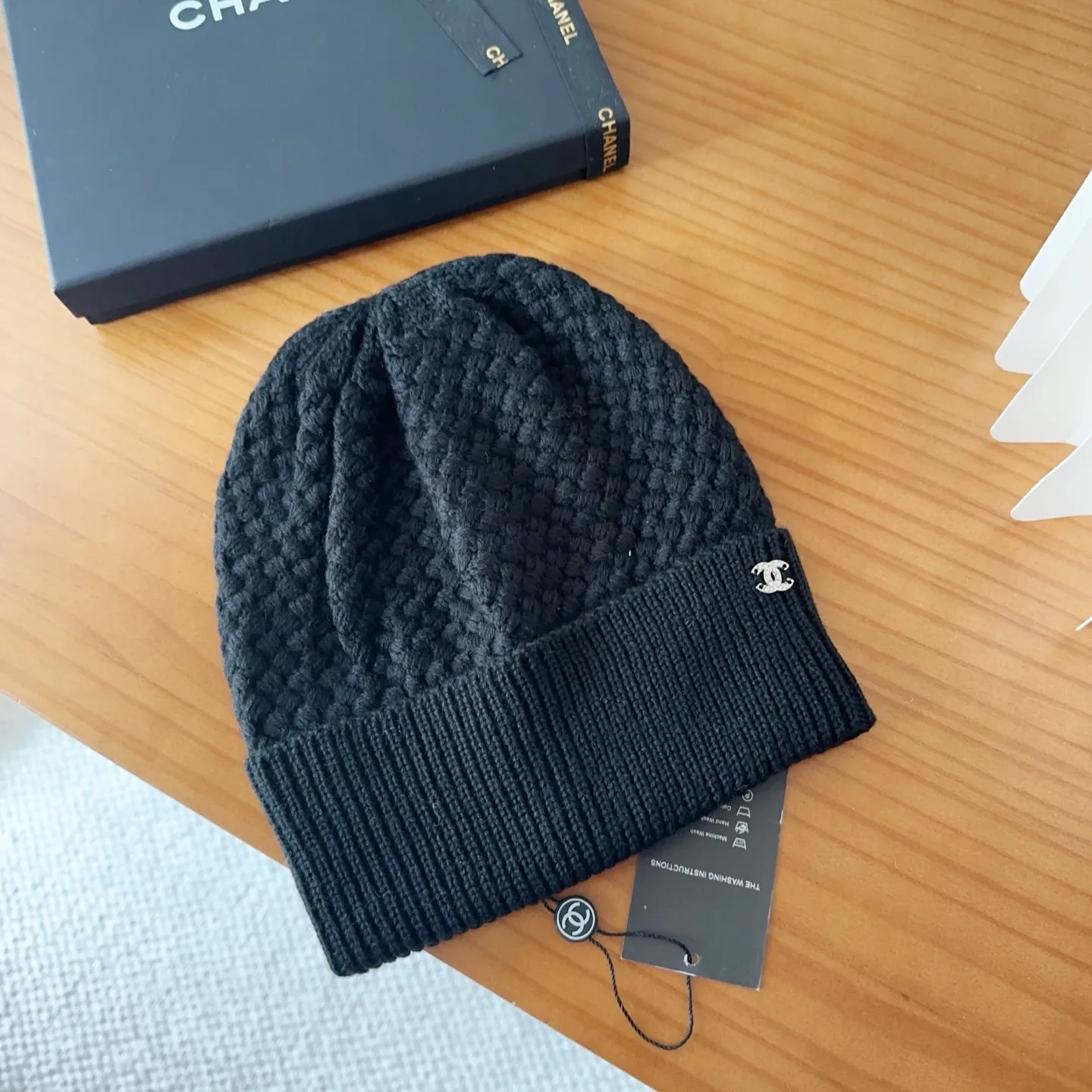 💰64 Chanel official website releases CHANEL small and popular knitted hat! Xiaohongshu’s new product is released, it’s so 🉑️, high-elastic fabric, classic colors, same style for men and women.