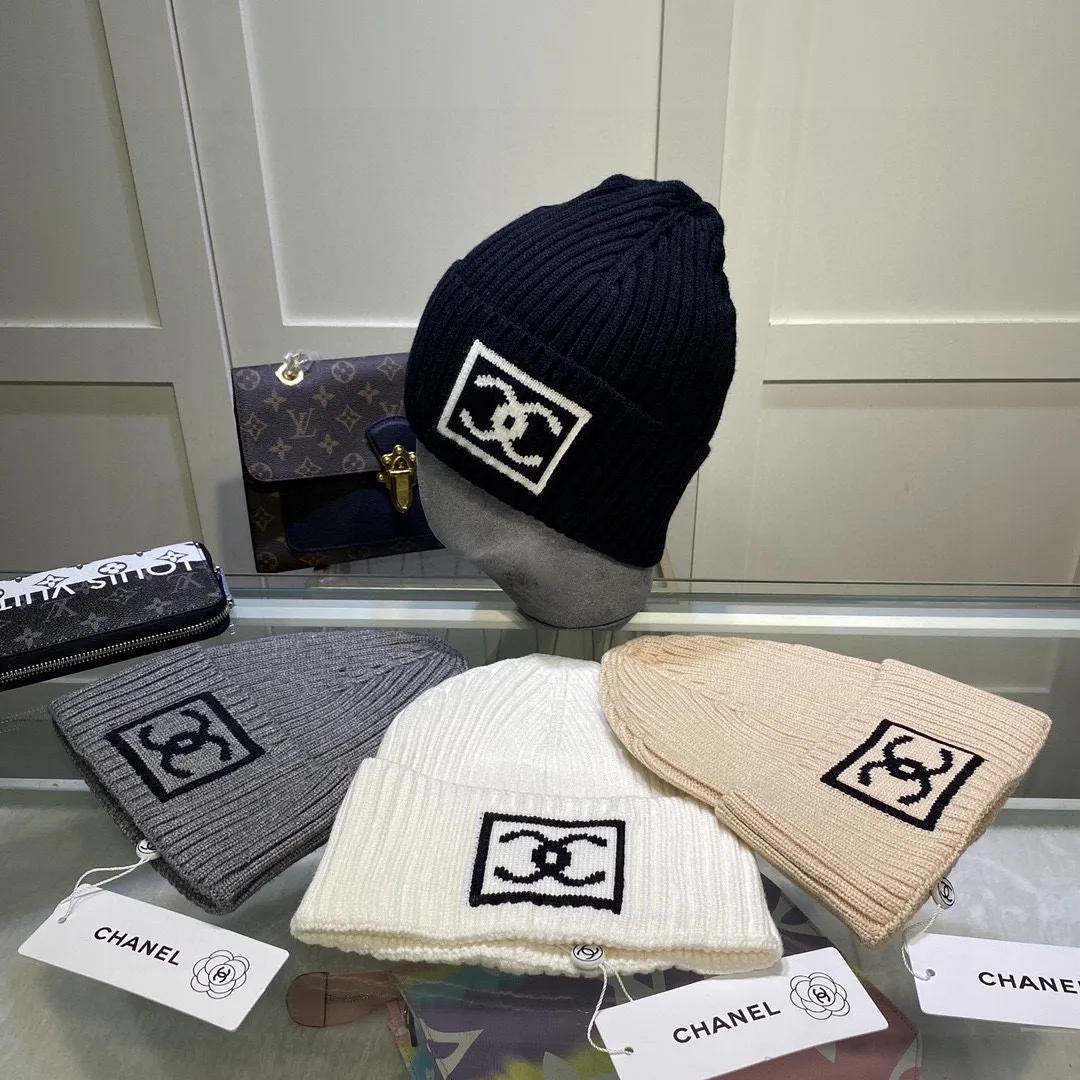 P44 comes with dust bag. CHANEL🎩cashmere wool quality knitted hat, fashionable, good quality, high-end, super soft! Super hot💖The texture is great and it’s great to match when out on the street! Fashion trends! A must-have item for autumn and winter, get it now!