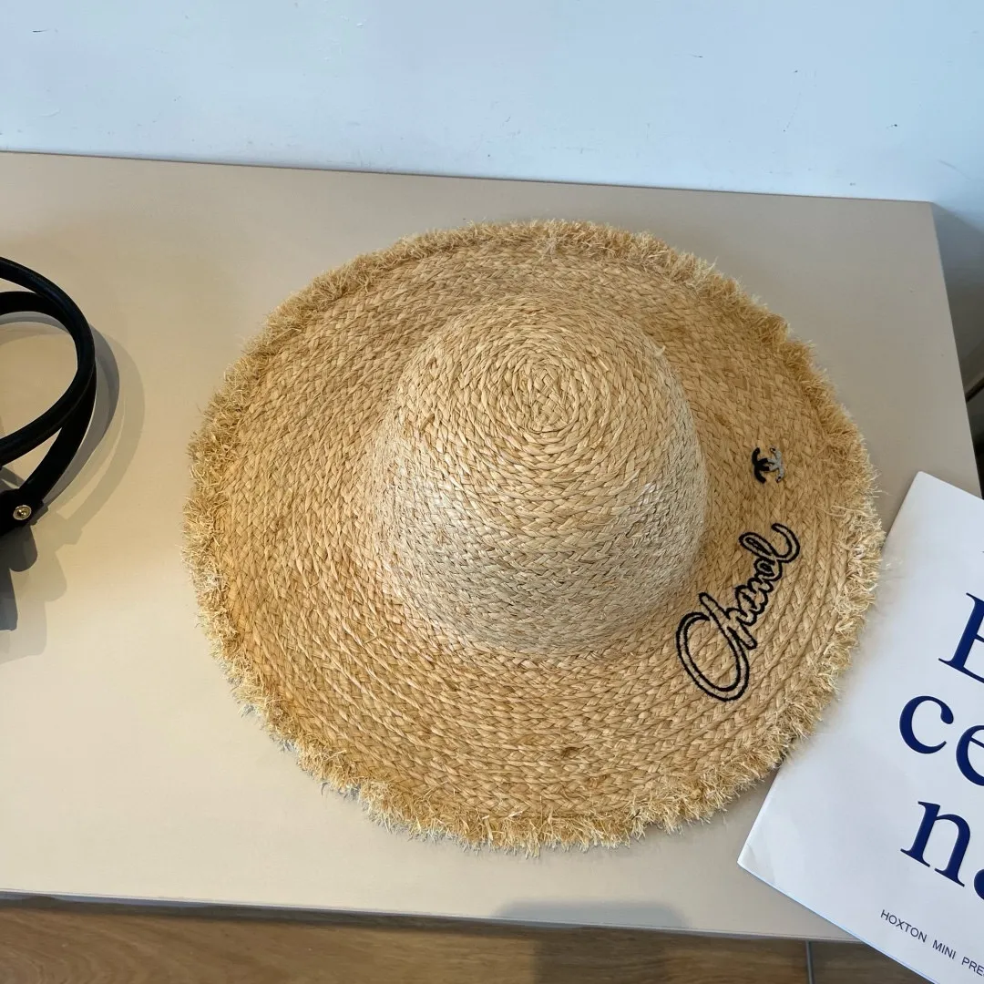 💰150¥ Chanel raffia straw hat, beach big-brimmed hat, head circumference 57cm