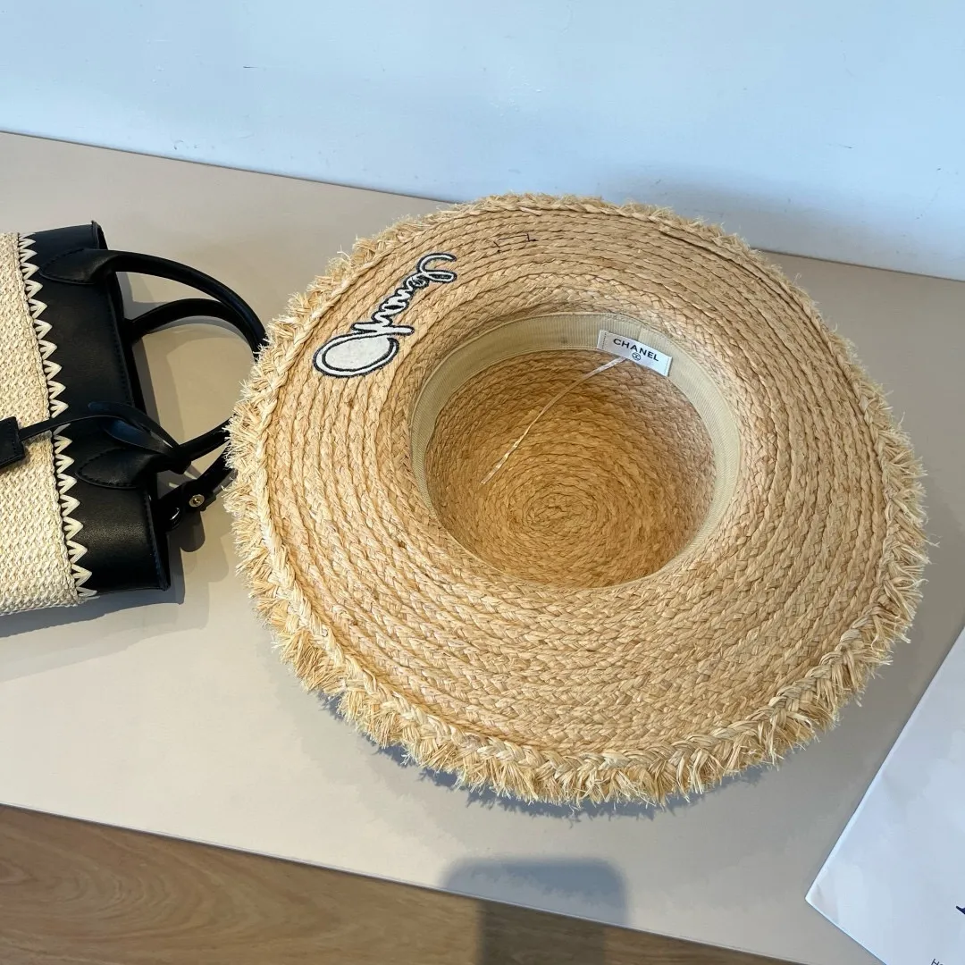 💰150¥ Chanel raffia straw hat, beach big-brimmed hat, head circumference 57cm