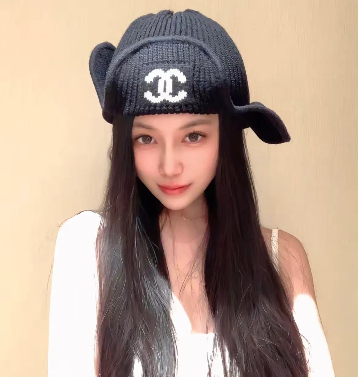 💰100¥ Chanel knitted beanie, ear protection hat