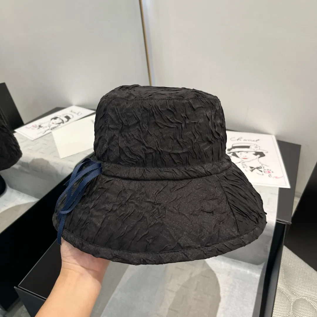 💰120¥ Chanel bucket hat, high-end hand-grip bucket hat, head circumference 57cm, lady style