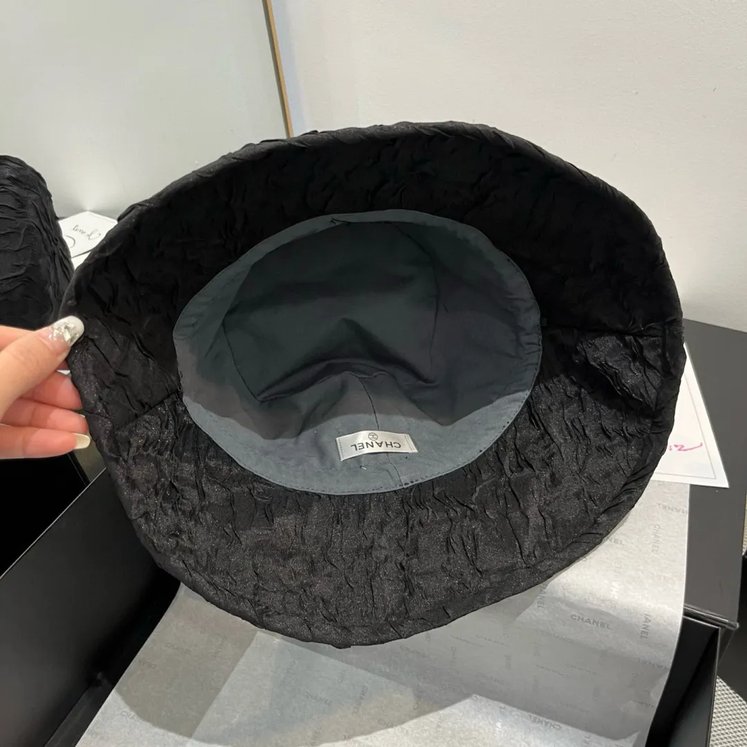 💰120¥ Chanel bucket hat, high-end hand-grip bucket hat, head circumference 57cm, lady style