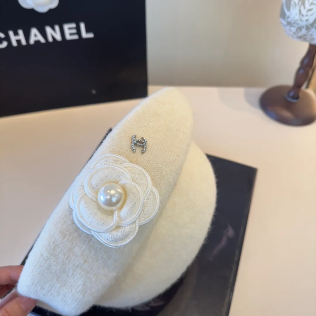 💰120¥ Chanel's new wool curled basin hat, irregular cut design, head circumference 57cm