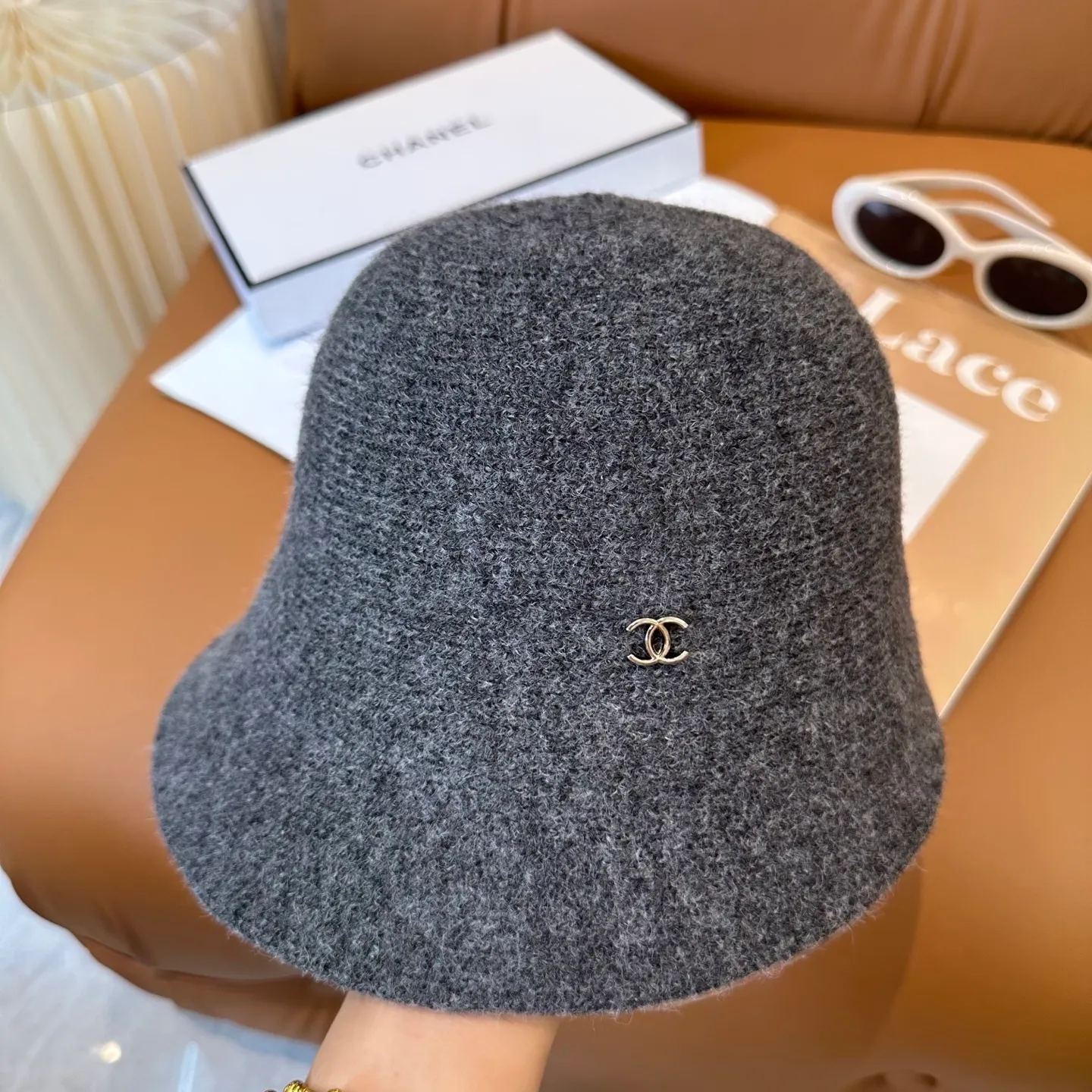 P76💛 Comes with dust bag [CHA Chanel] 2025 autumn and winter new style small fragrance cashmere bucket hat, 🔆Versatile everyday style ~ a must-have for going out on the street