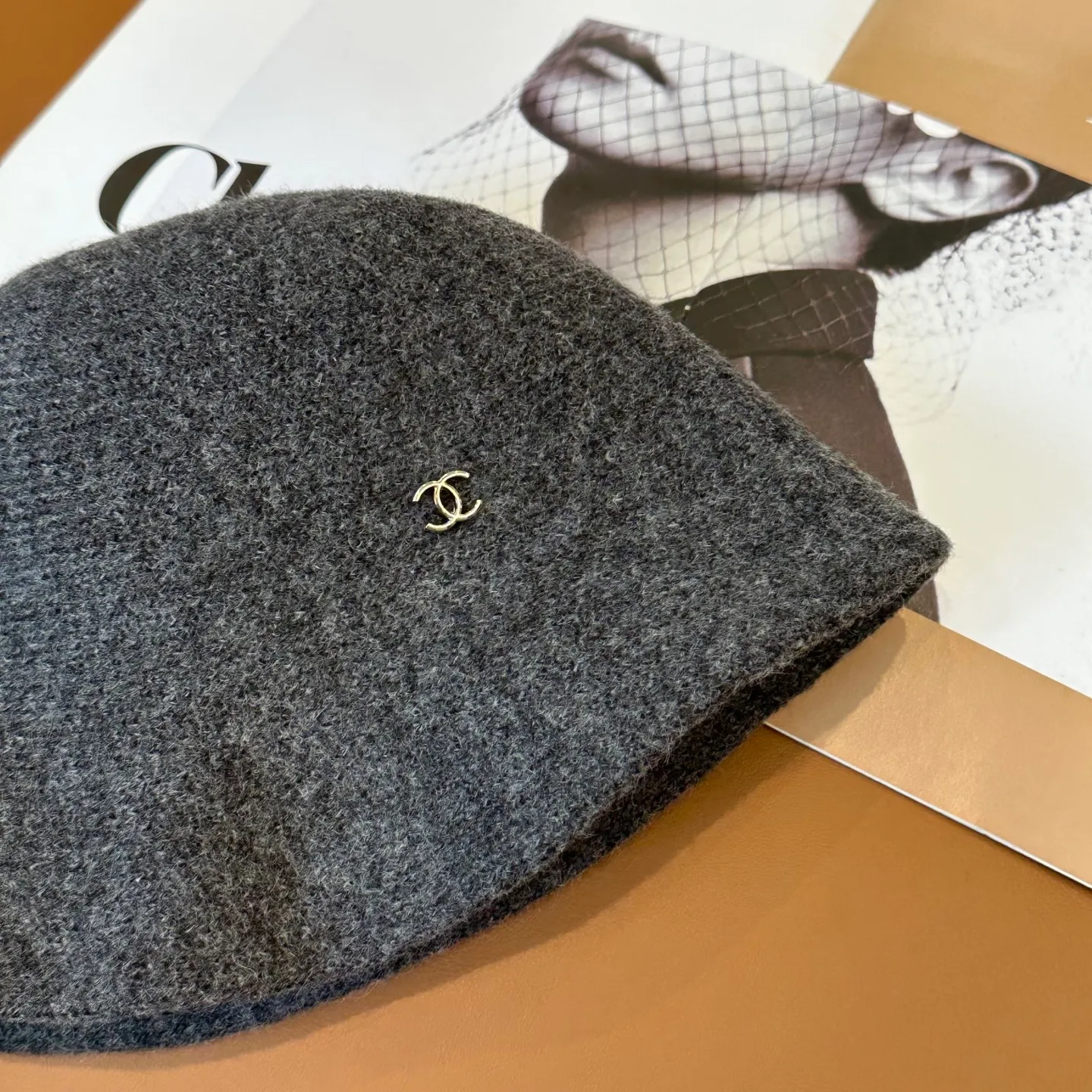 P76💛 Comes with dust bag [CHA Chanel] 2025 autumn and winter new style small fragrance cashmere bucket hat, 🔆Versatile everyday style ~ a must-have for going out on the street