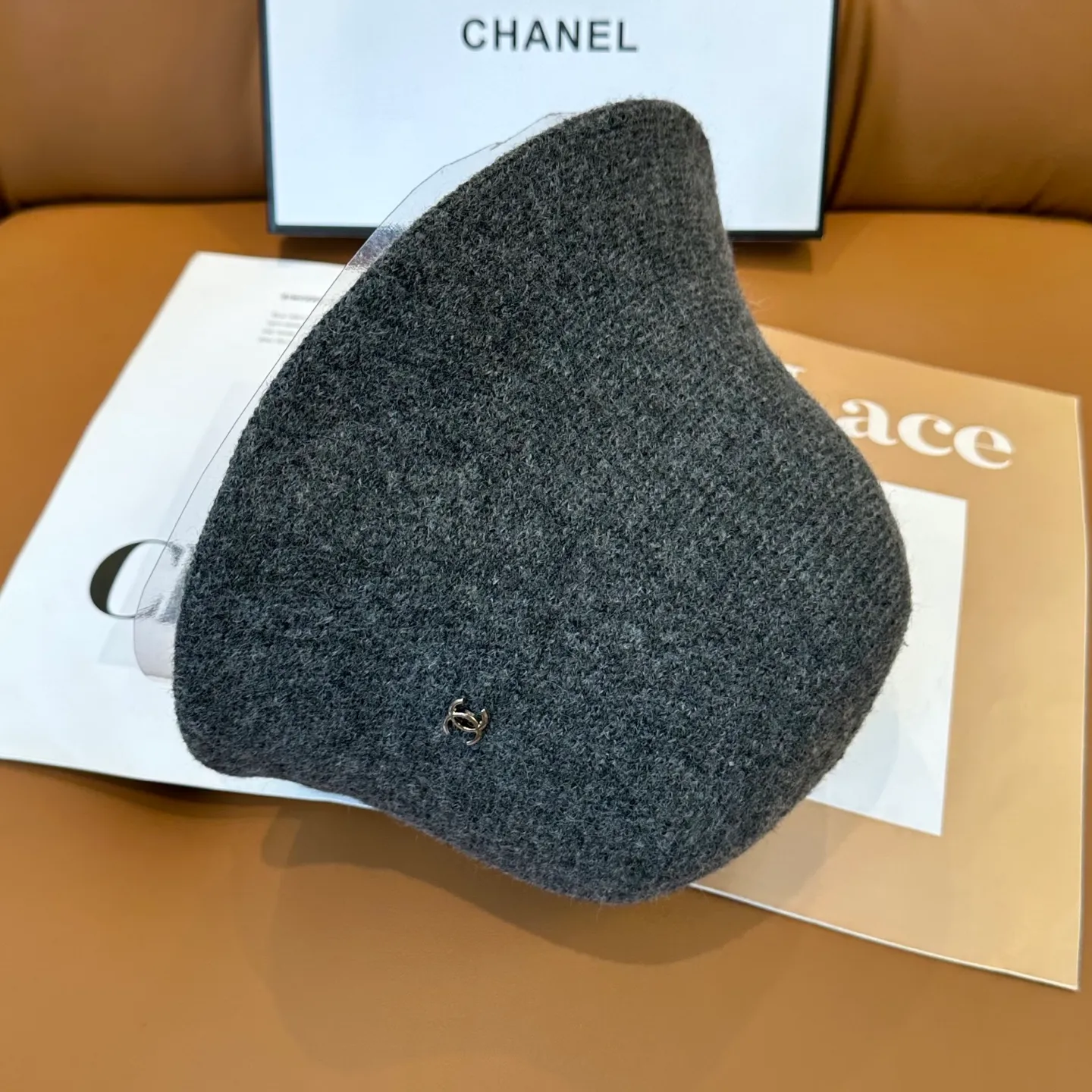 P76💛 Comes with dust bag [CHA Chanel] 2025 autumn and winter new style small fragrance cashmere bucket hat, 🔆Versatile everyday style ~ a must-have for going out on the street