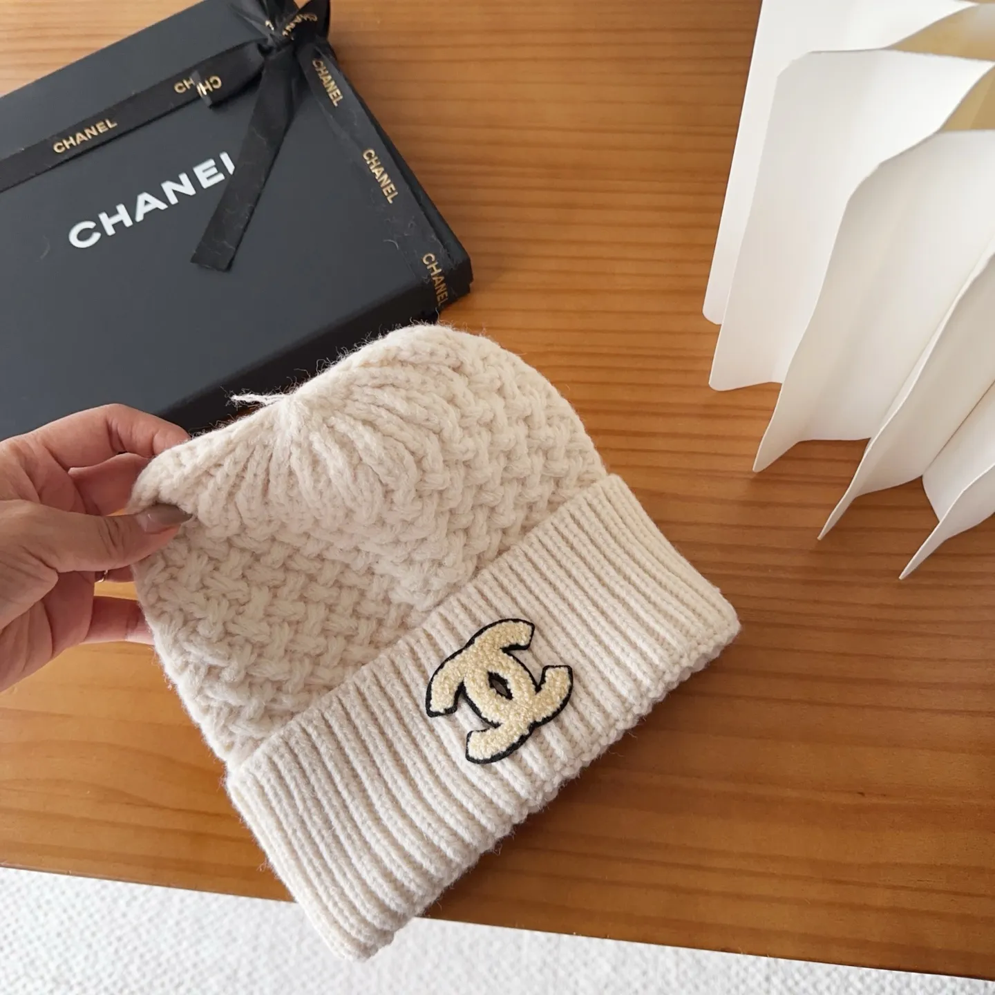 💰54 Chanel official website releases CHANEL small and popular knitted hat! Xiaohongshu’s new product is released, it’s so 🉑️, high-elastic fabric, classic colors, same style for men and women.