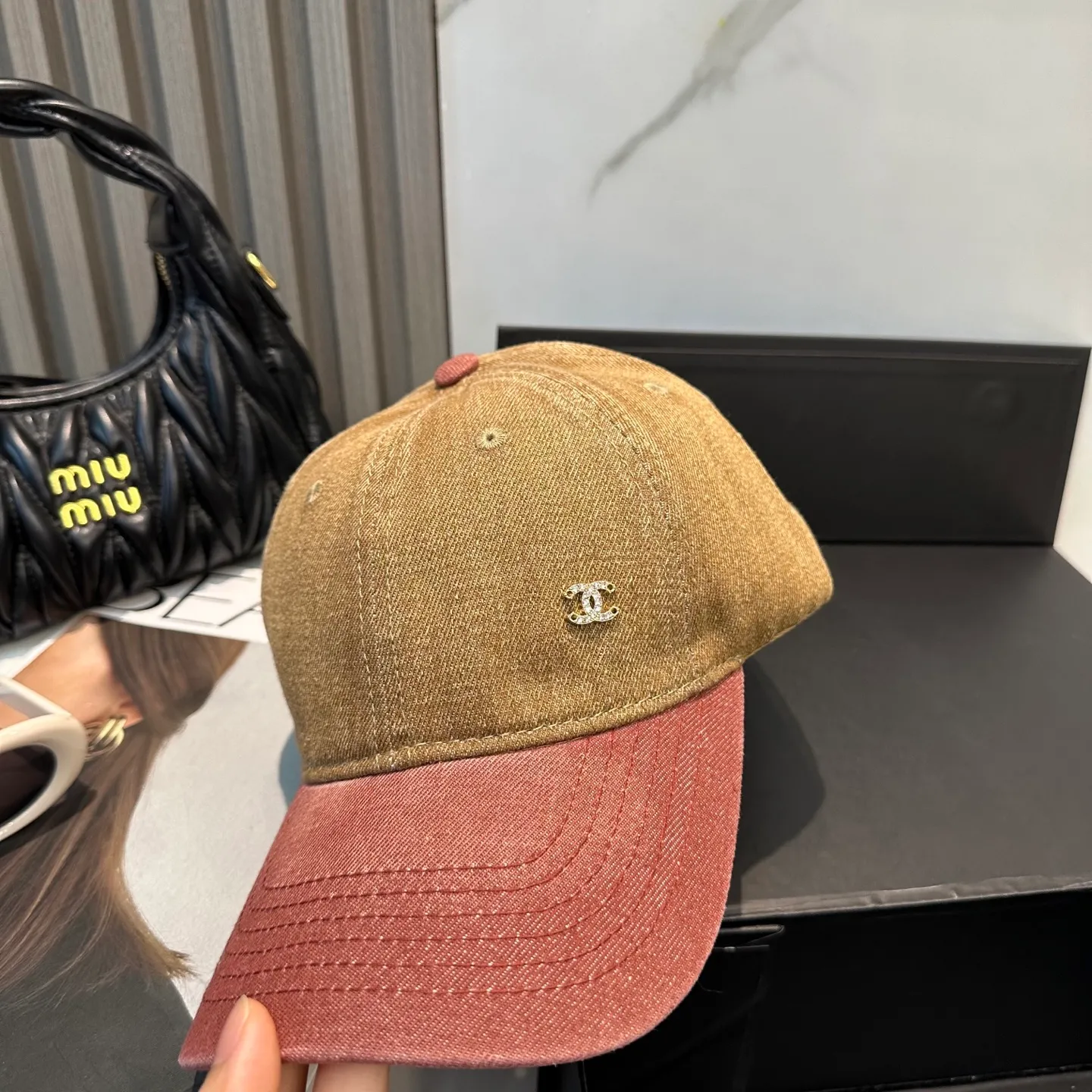 P56 Chanel (Chanel) counter new original washed denim baseball cap, customized three-dimensional logo is exquisite! Original quality, exclusive physical shooting.