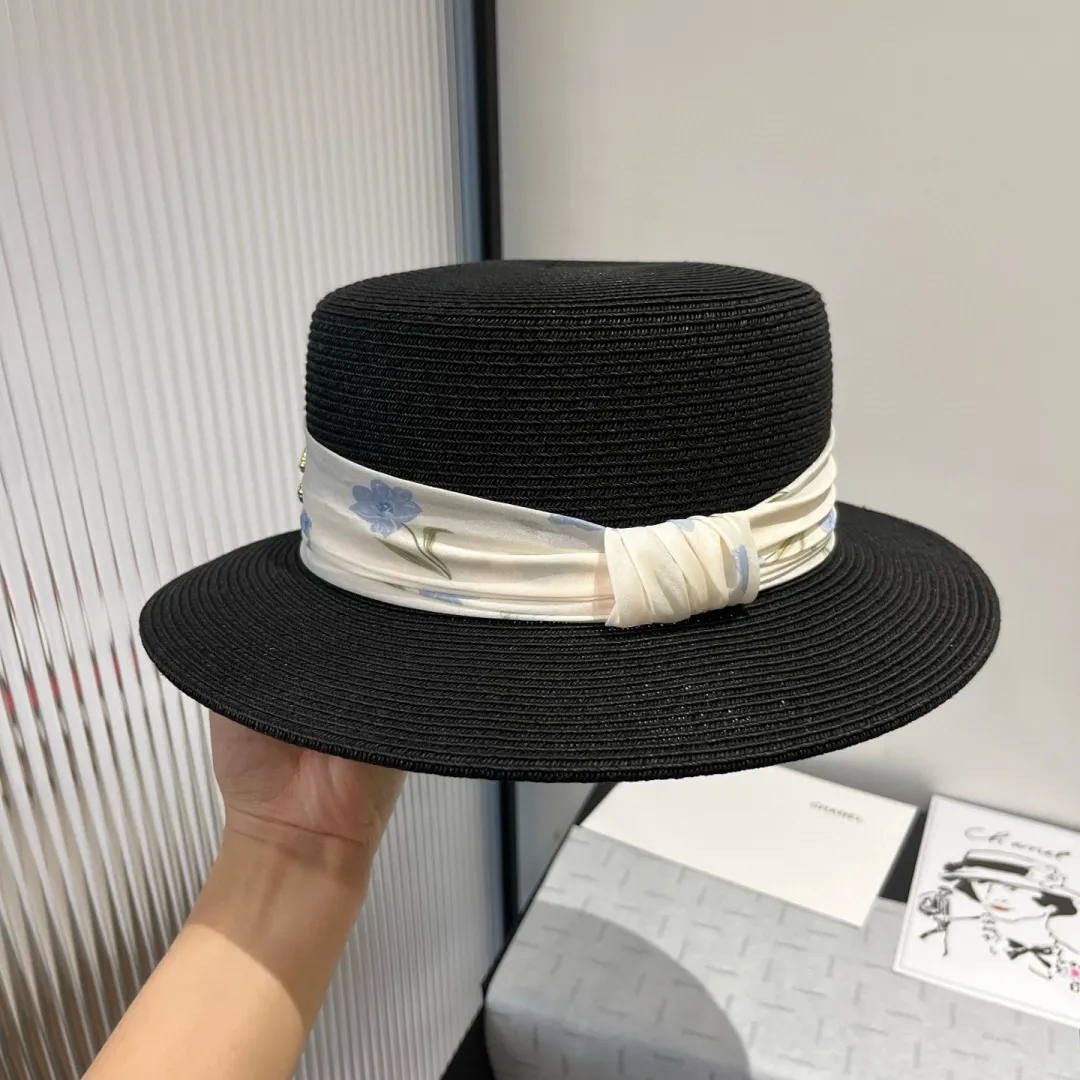 💰140¥ Chanel flat top hat, head circumference 57cm