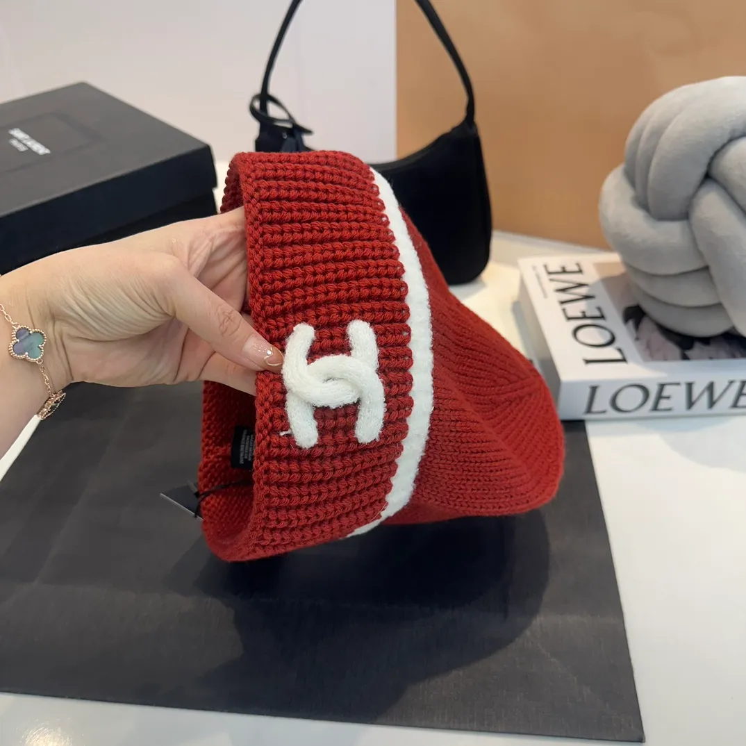 P70 official website quality Chanel 23K autumn and winter wool hat recommended by Internet celebrity fashion bloggers, a popular style in Xiaohongshu, a knitted hat with a super soft and comfortable feel, and excellent elasticity