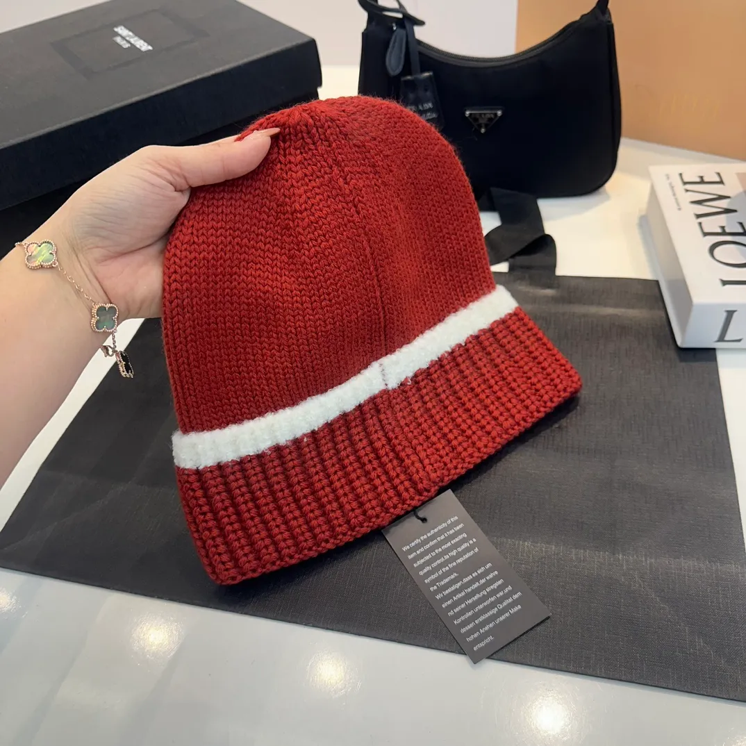 P70 official website quality Chanel 23K autumn and winter wool hat recommended by Internet celebrity fashion bloggers, a popular style in Xiaohongshu, a knitted hat with a super soft and comfortable feel, and excellent elasticity