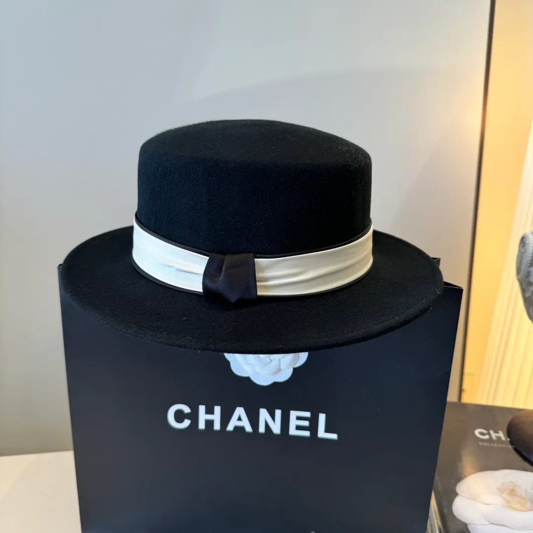 💰180¥ Chanel new wool top hat, flat top hat, 100% wool fabric 🦙%, head circumference 57cm