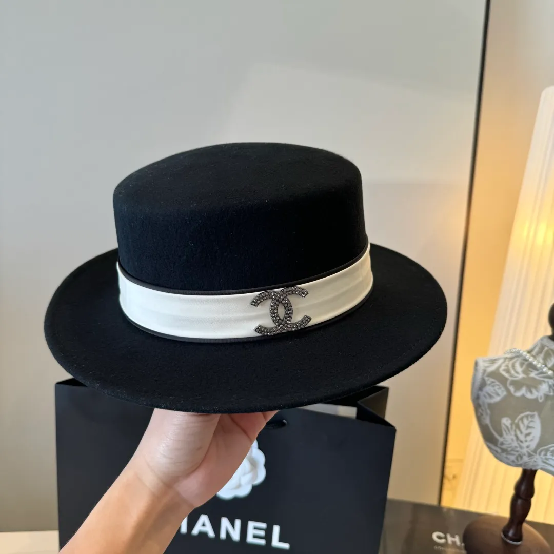 💰180¥ Chanel new wool top hat, flat top hat, 100% wool fabric 🦙%, head circumference 57cm