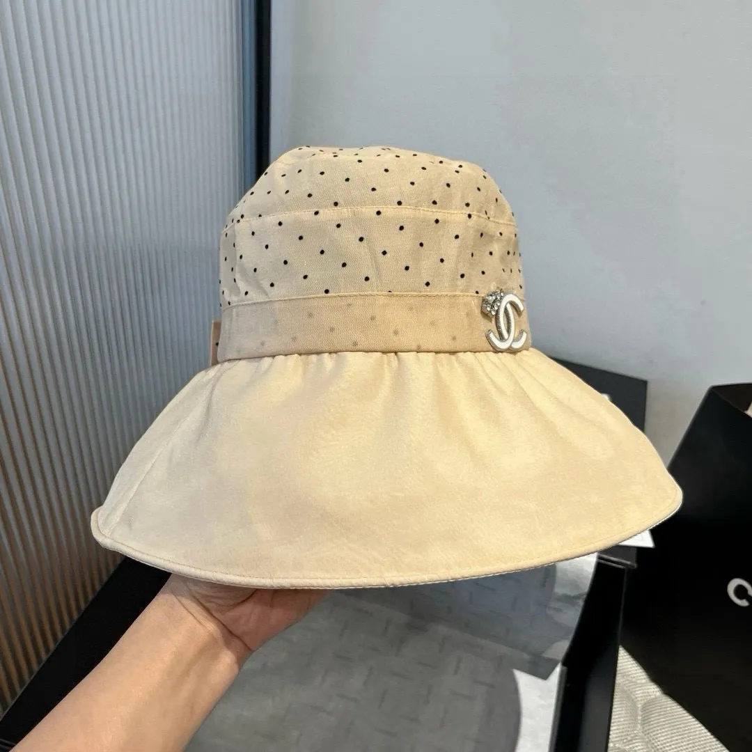 💰110¥ Chanel bucket hat, high-end hand-grip bucket hat, head circumference 57cm, lady style