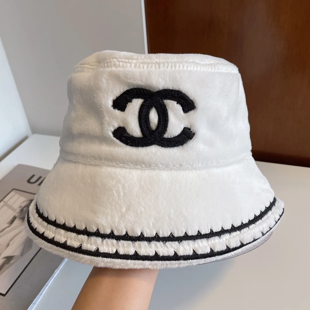 🉐70👒CHANEL Chanel 2022 new autumn and winter small fragrance style bucket hat, plush and very comfortable, the big brand model is super easy to match, one that you can wear with your eyes closed