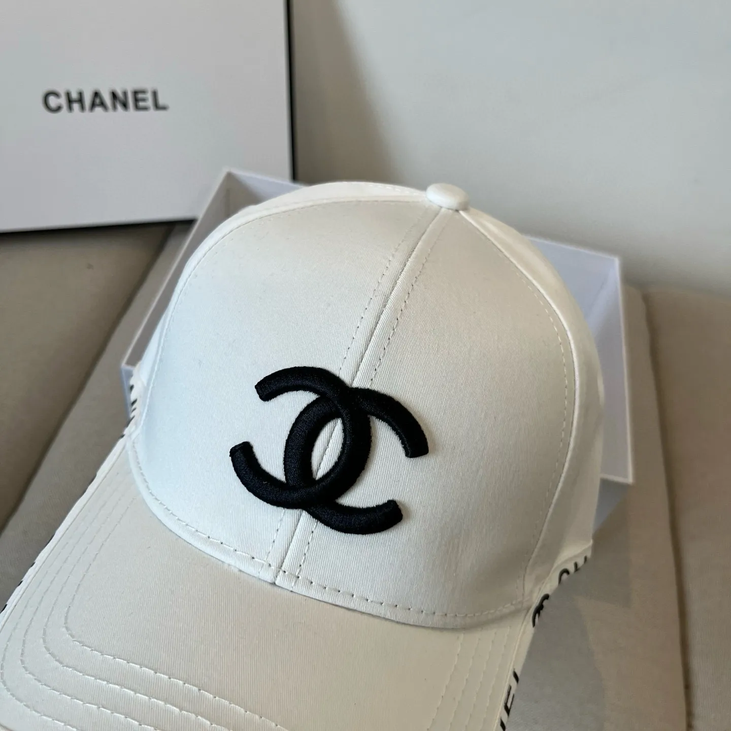 P60 CHANEL new baseball cap, Xiaoxiang classic and simple, fashionable and casual design, popular new product