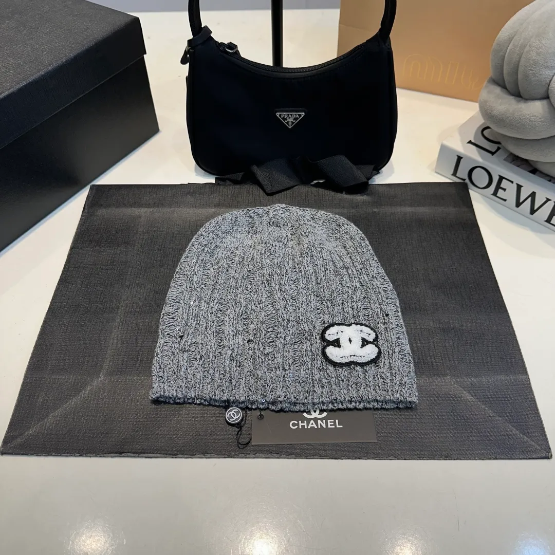 P56 Chanel Chanel knitted beanie