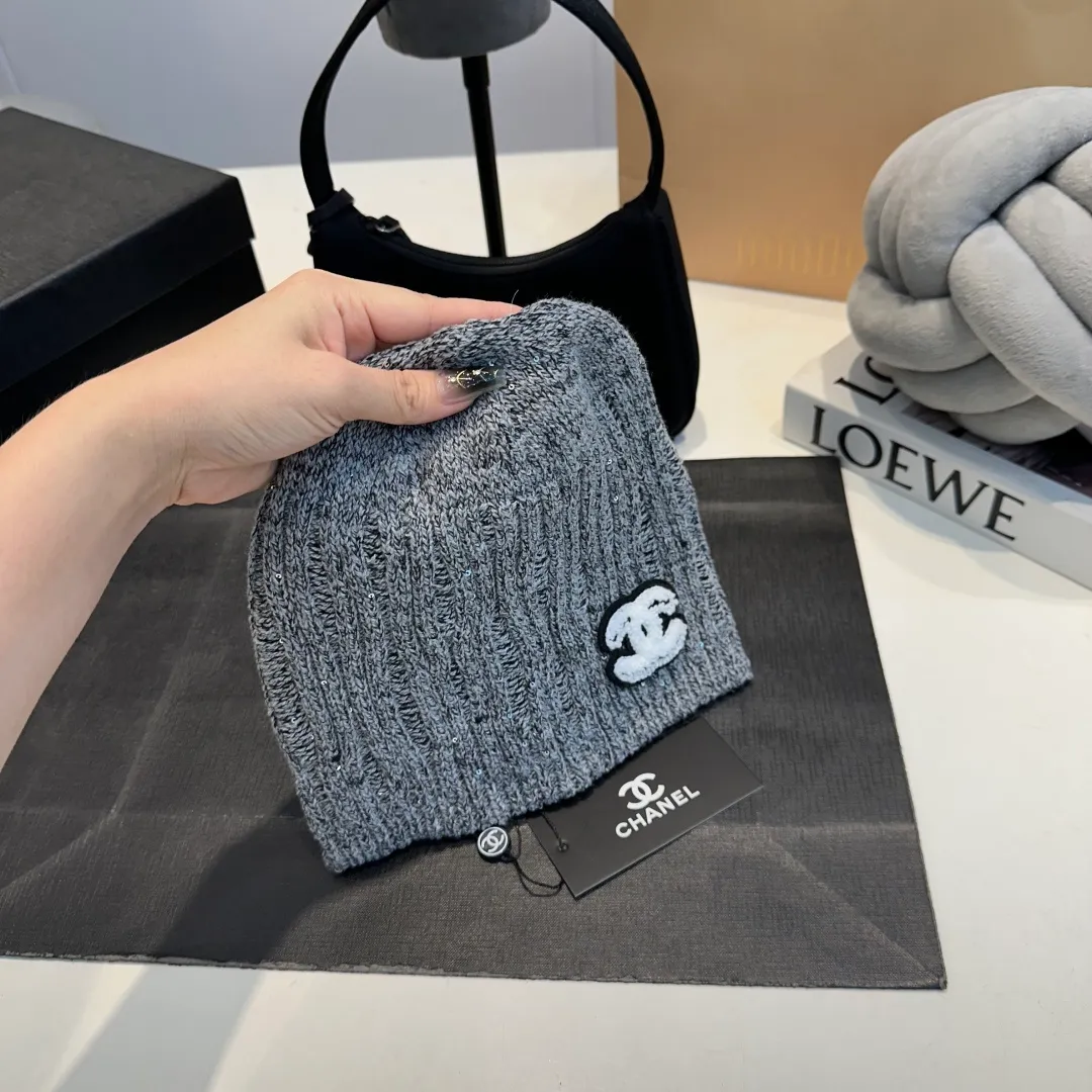 P56 Chanel Chanel knitted beanie