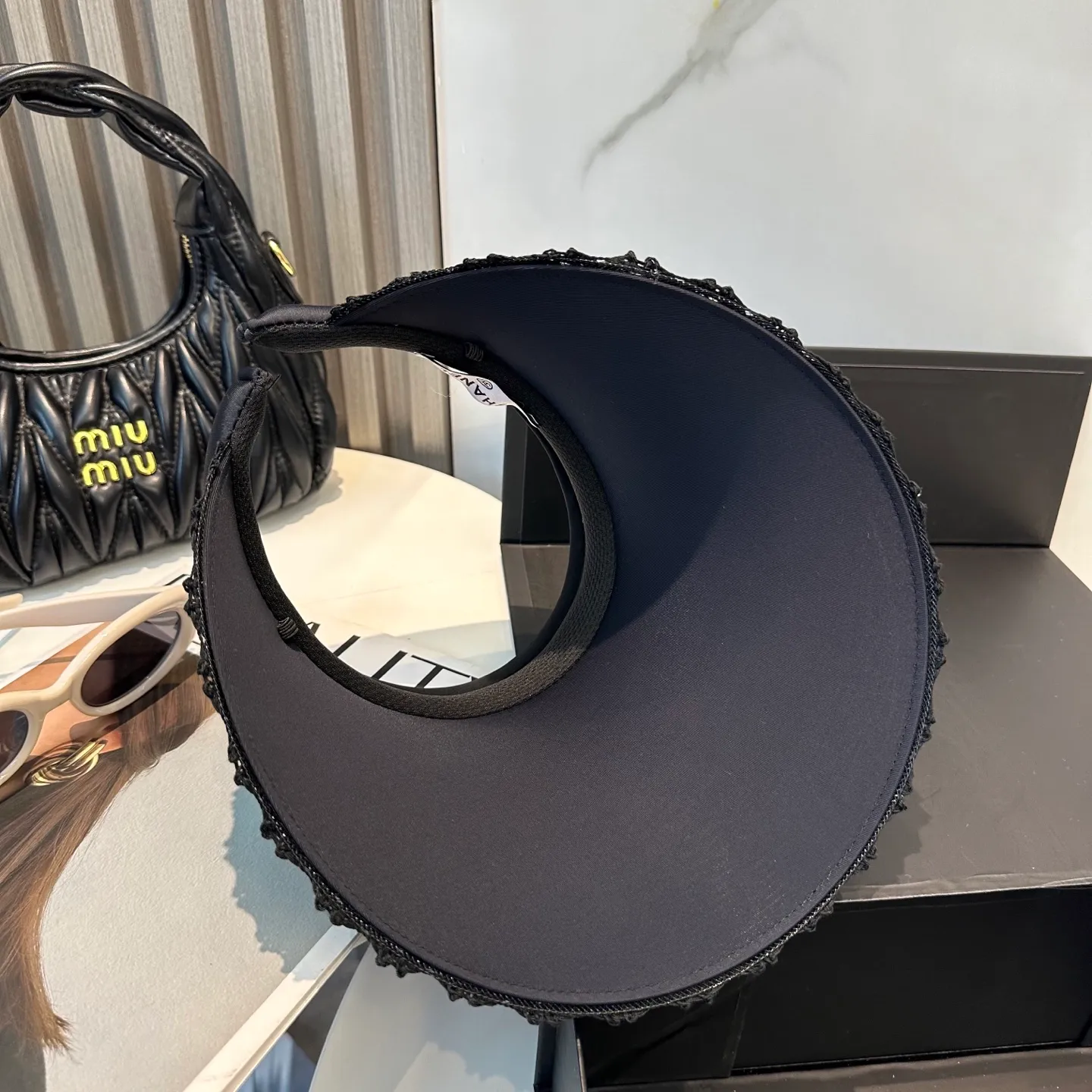 P70💛 Comes with dust bag [CHA Chanel] 2025 new exclusive small fragrant sun hat with empty top headband, 🔆 versatile sun protection ~ a great tool for casual outings and anti-snatching! Love it so much 💕