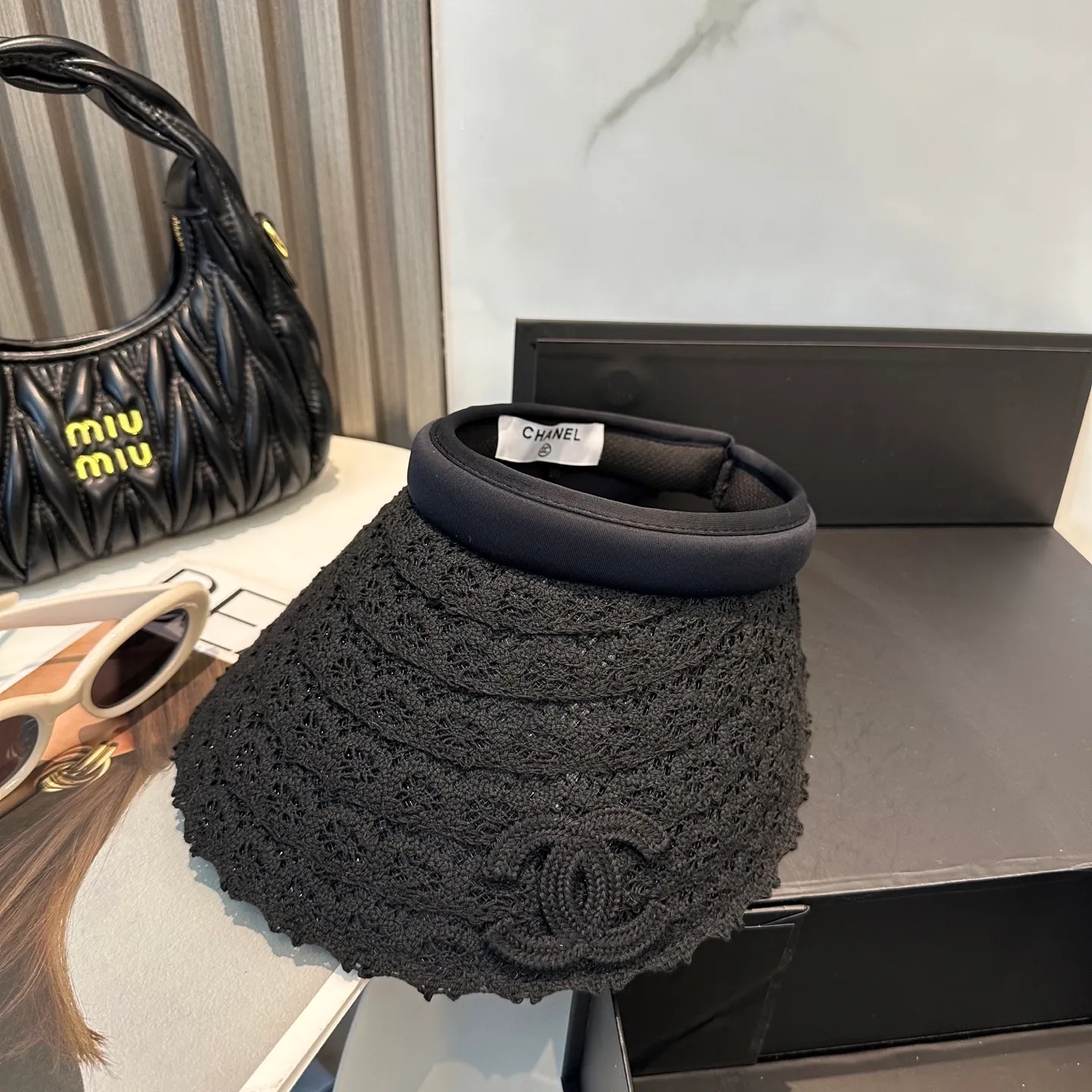 P70💛 Comes with dust bag [CHA Chanel] 2025 new exclusive small fragrant sun hat with empty top headband, 🔆 versatile sun protection ~ a great tool for casual outings and anti-snatching! Love it so much 💕