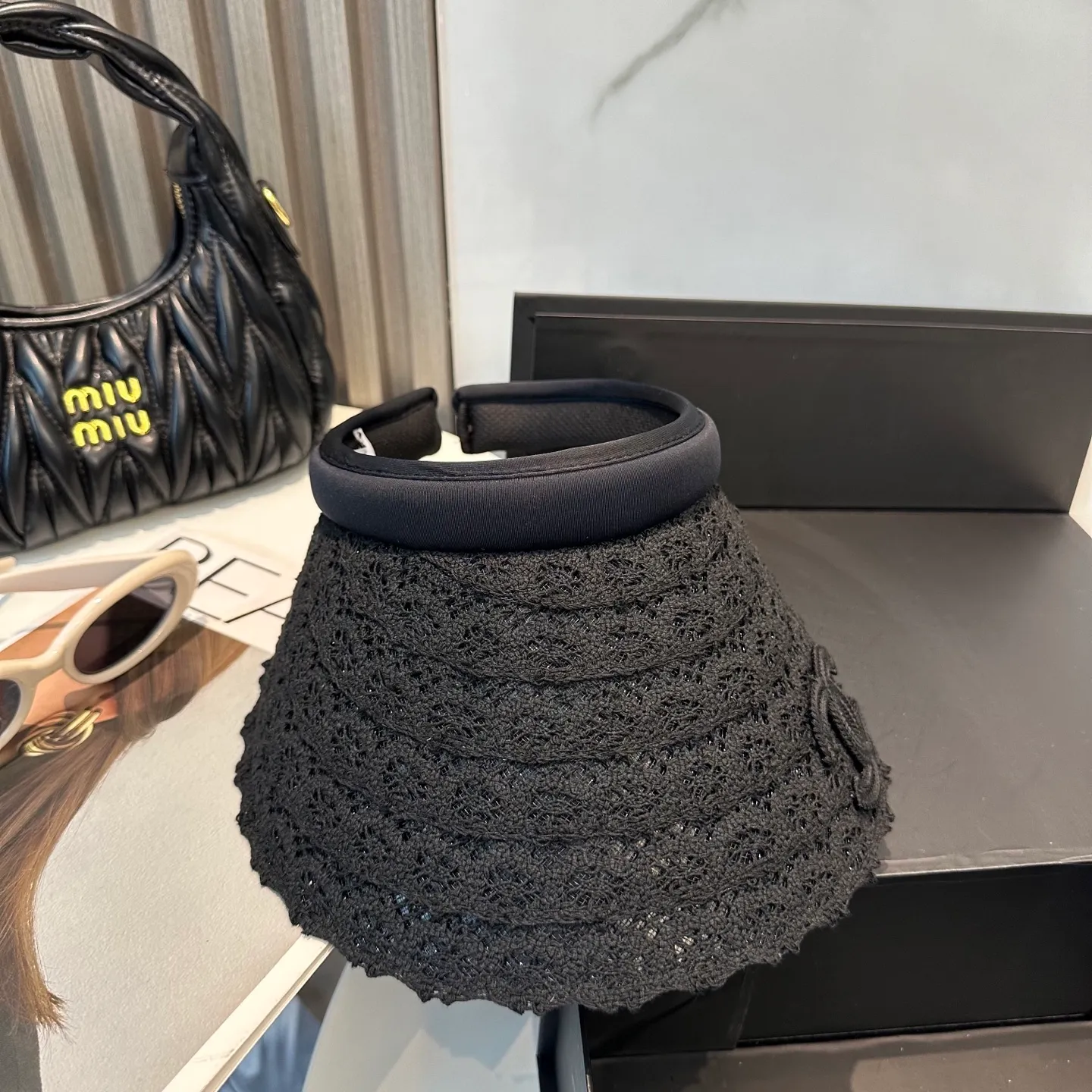 P70💛 Comes with dust bag [CHA Chanel] 2025 new exclusive small fragrant sun hat with empty top headband, 🔆 versatile sun protection ~ a great tool for casual outings and anti-snatching! Love it so much 💕