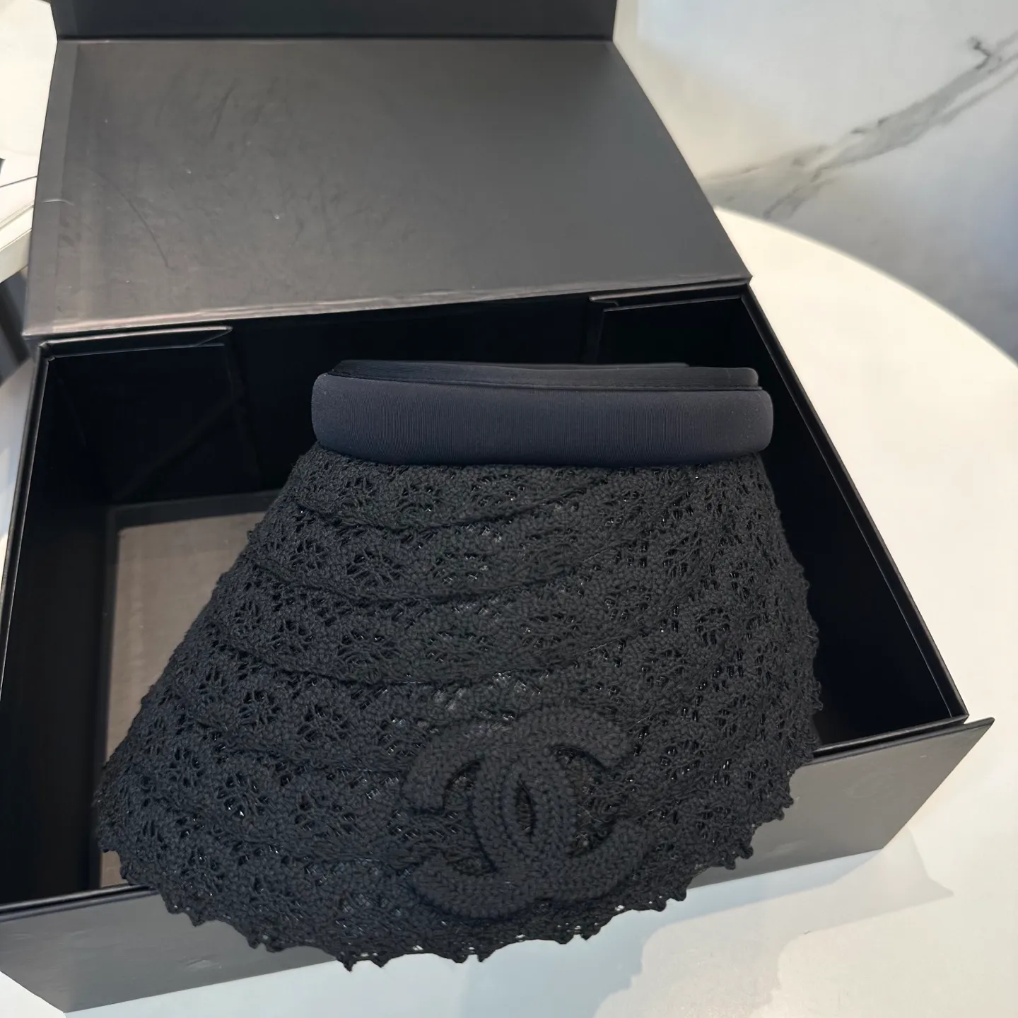 P70💛 Comes with dust bag [CHA Chanel] 2025 new exclusive small fragrant sun hat with empty top headband, 🔆 versatile sun protection ~ a great tool for casual outings and anti-snatching! Love it so much 💕