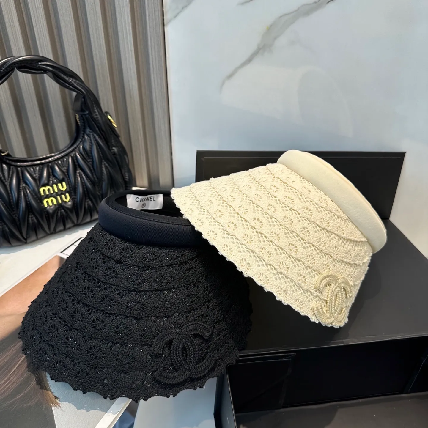 P70💛 Comes with dust bag [CHA Chanel] 2025 new exclusive small fragrant sun hat with empty top headband, 🔆 versatile sun protection ~ a great tool for casual outings and anti-snatching! Love it so much 💕
