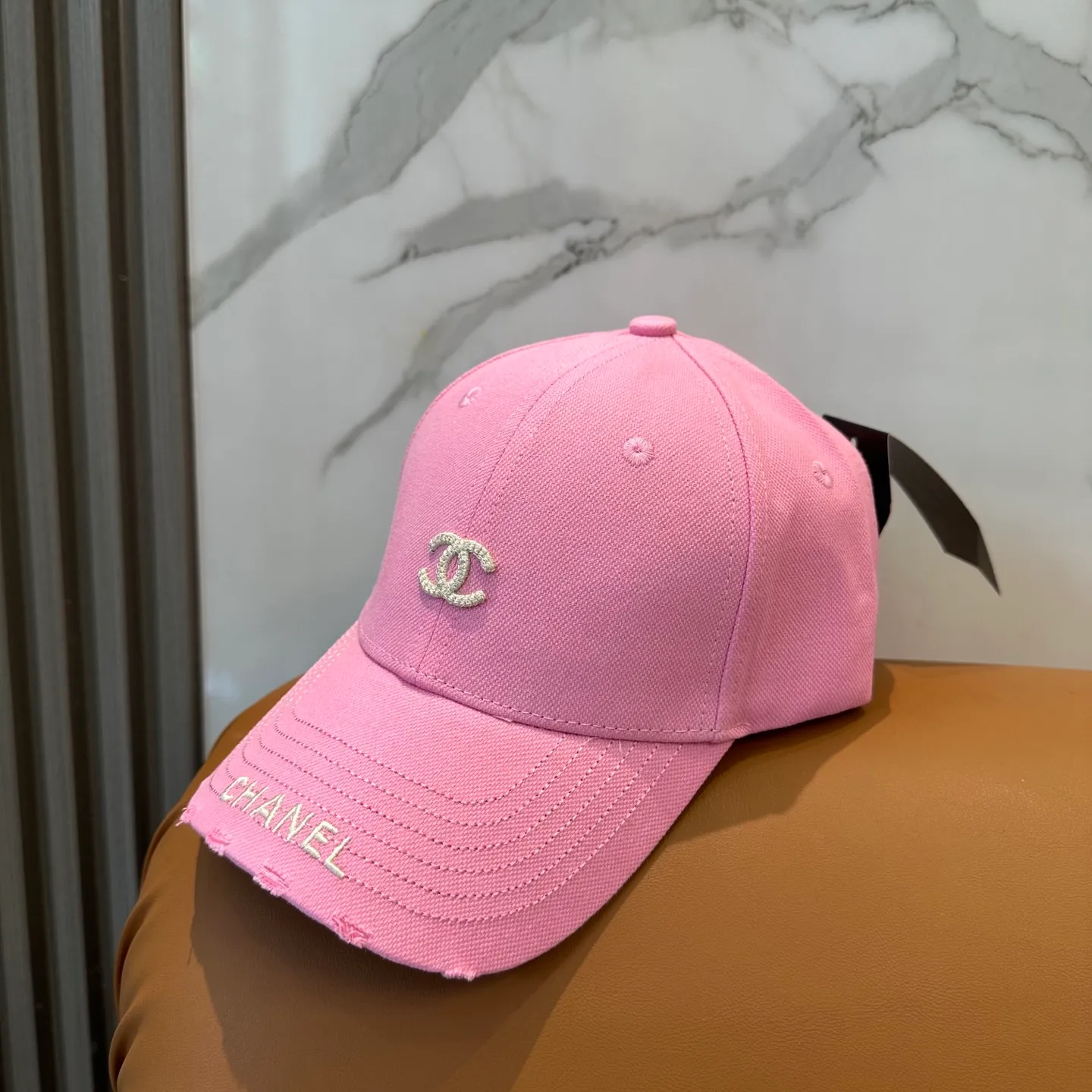 P70 CHANEL [Chanel] New simple embroidered logo baseball cap, new model shipped, big-name models are super easy to match, hurry up and get it!