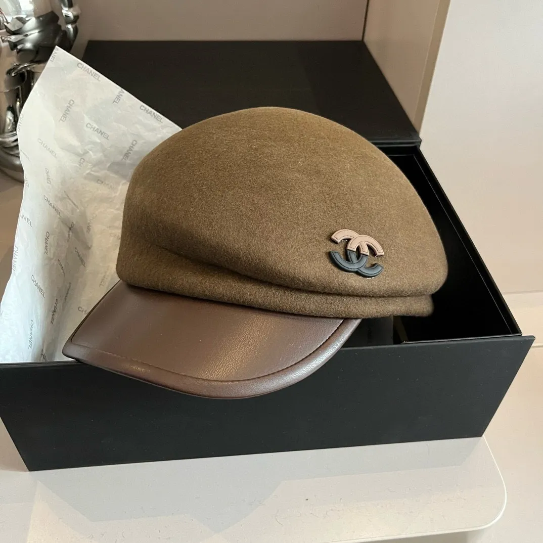 💰180¥ Chanel wool peaked military cap, washed leather brim, high-end color matching, 100% wool🦙, head circumference 57cm adjustable