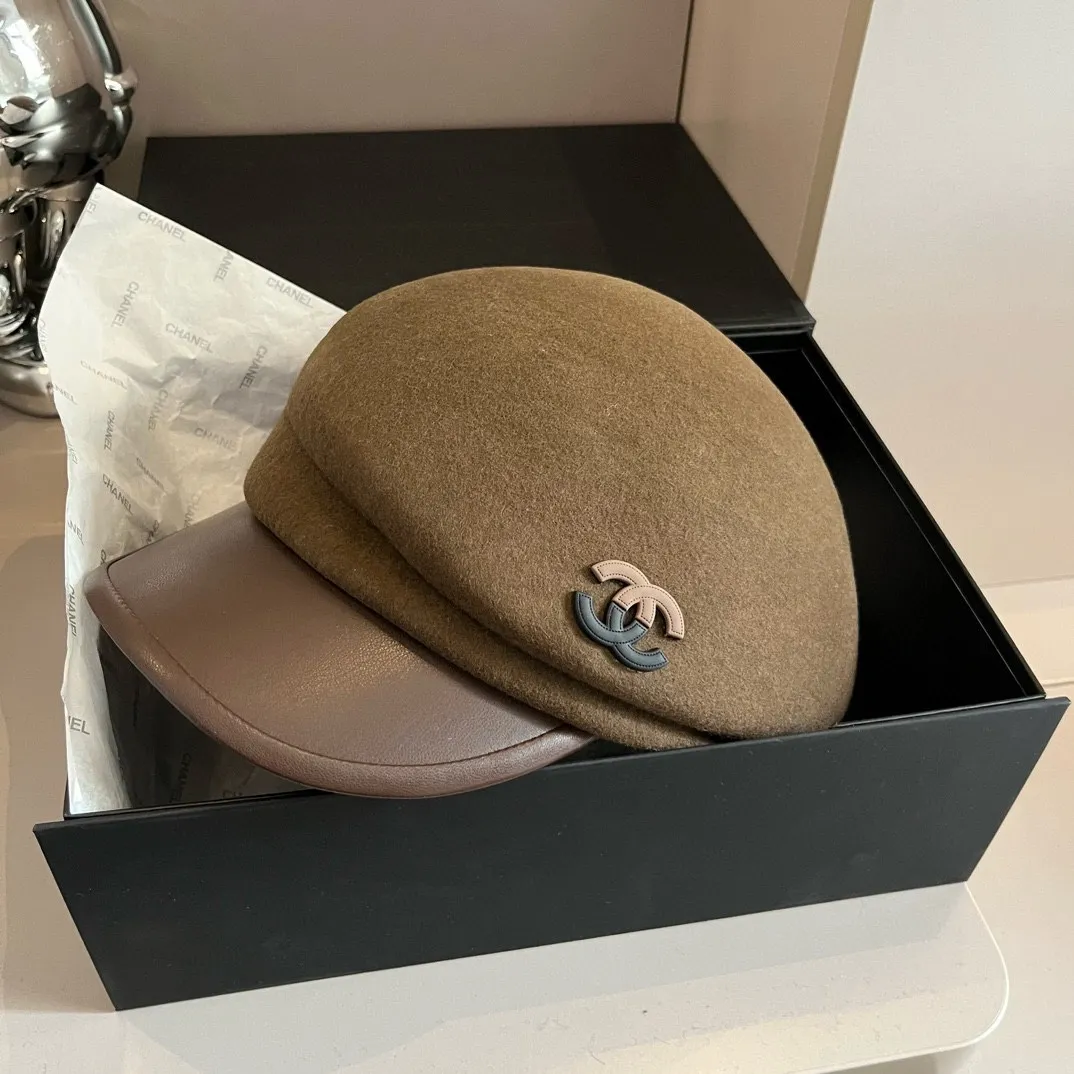 💰180¥ Chanel wool peaked military cap, washed leather brim, high-end color matching, 100% wool🦙, head circumference 57cm adjustable