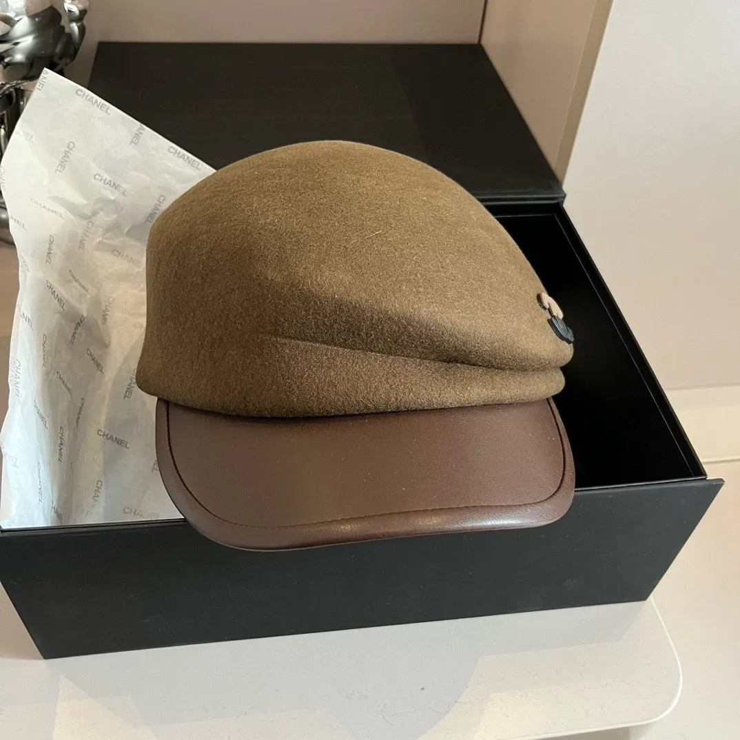 💰180¥ Chanel wool peaked military cap, washed leather brim, high-end color matching, 100% wool🦙, head circumference 57cm adjustable