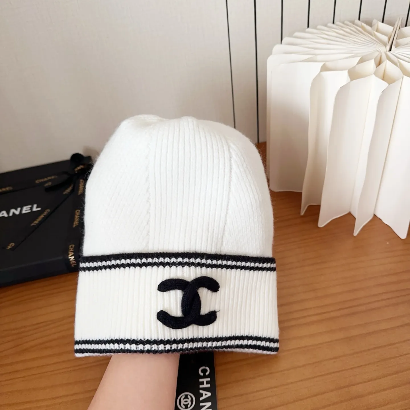 💰70 Chanel official website releases CHANEL small and popular knitted hat! Xiaohongshu’s new product is released, it’s so 🉑️, high-elastic fabric, classic colors, same style for men and women.