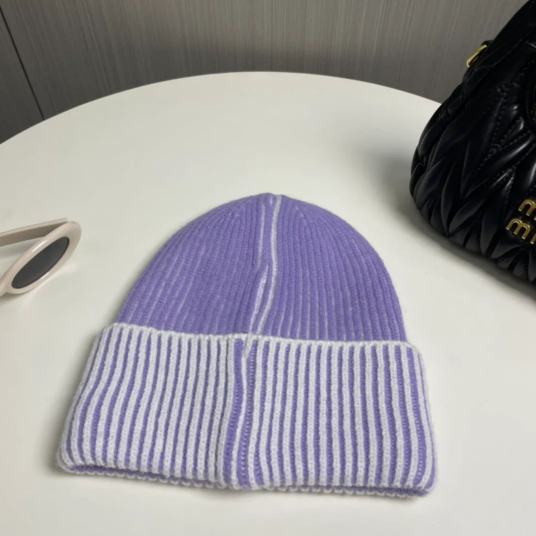 P56 comes with dust bag 🌺 [CHANEL] New knitted hat, Xiaohongshu, the main recommendation of major Internet celebrities! Thicker and warmer, fashionable and popular🌸First-class texture, the best brand for keeping warm in autumn and winter, order now, limited quantity available
