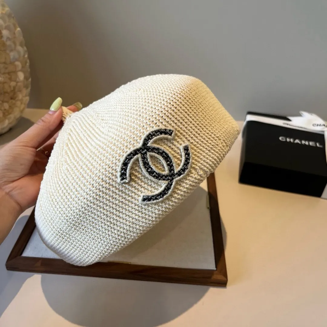 🉐160¥ Chanel new beret
