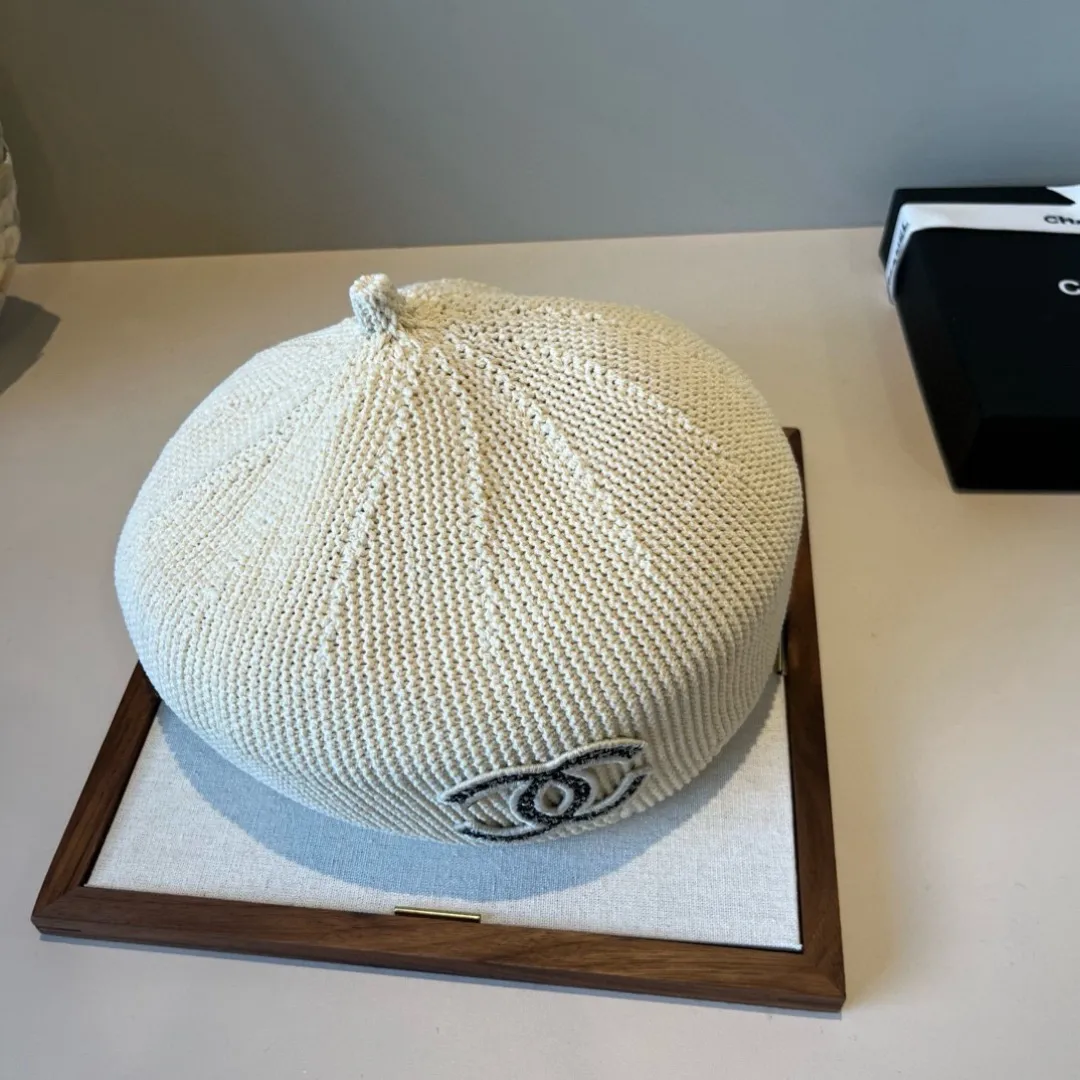 🉐160¥ Chanel new beret