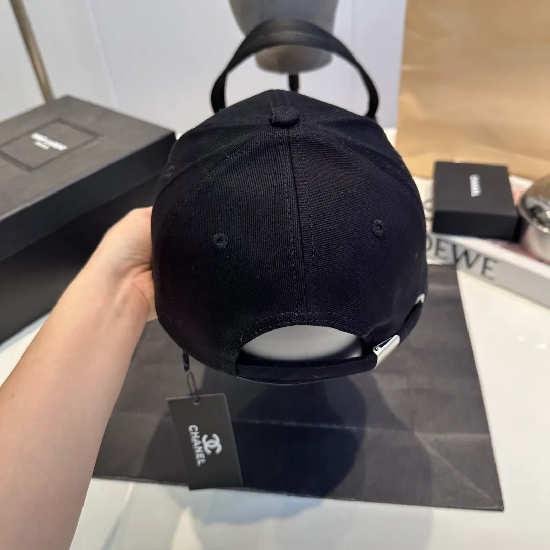 P60 Chanel's new autumn and winter classic casual and trendy style simple baseball cap🧢Japanese and Korean style, looks great with any combination! A must-have when traveling
