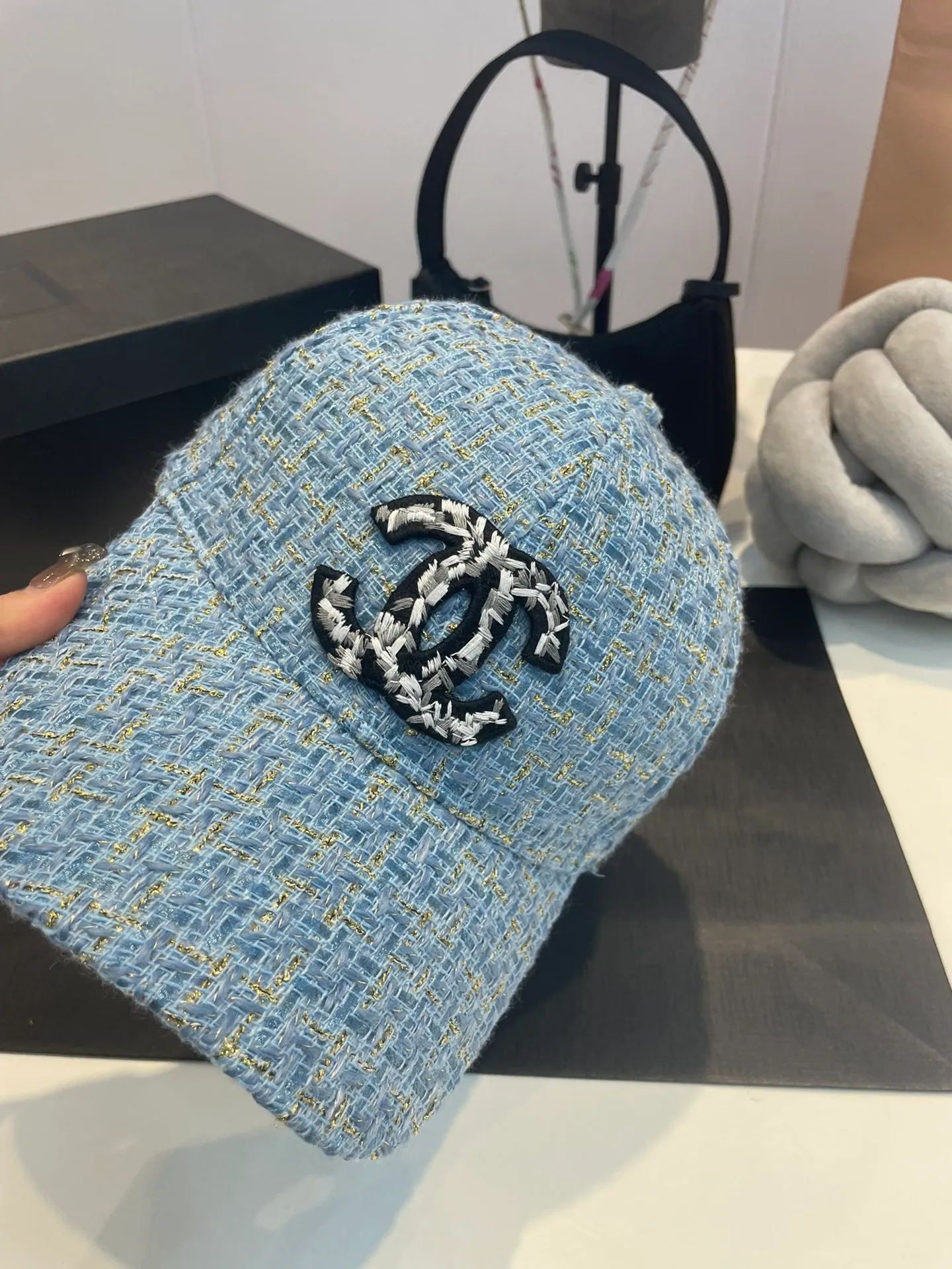 P70 23 CHANEL Chanel new autumn and winter high-quality plaid woolen baseball cap for autumn and winter! French socialite little fragrance! The quality is absolutely high-end! The quality of entering and exiting a large shopping mall at will! Super versatile colors