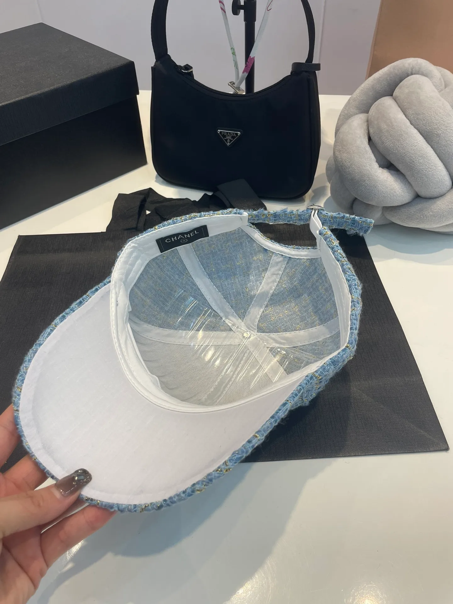 P70 23 CHANEL Chanel new autumn and winter high-quality plaid woolen baseball cap for autumn and winter! French socialite little fragrance! The quality is absolutely high-end! The quality of entering and exiting a large shopping mall at will! Super versatile colors