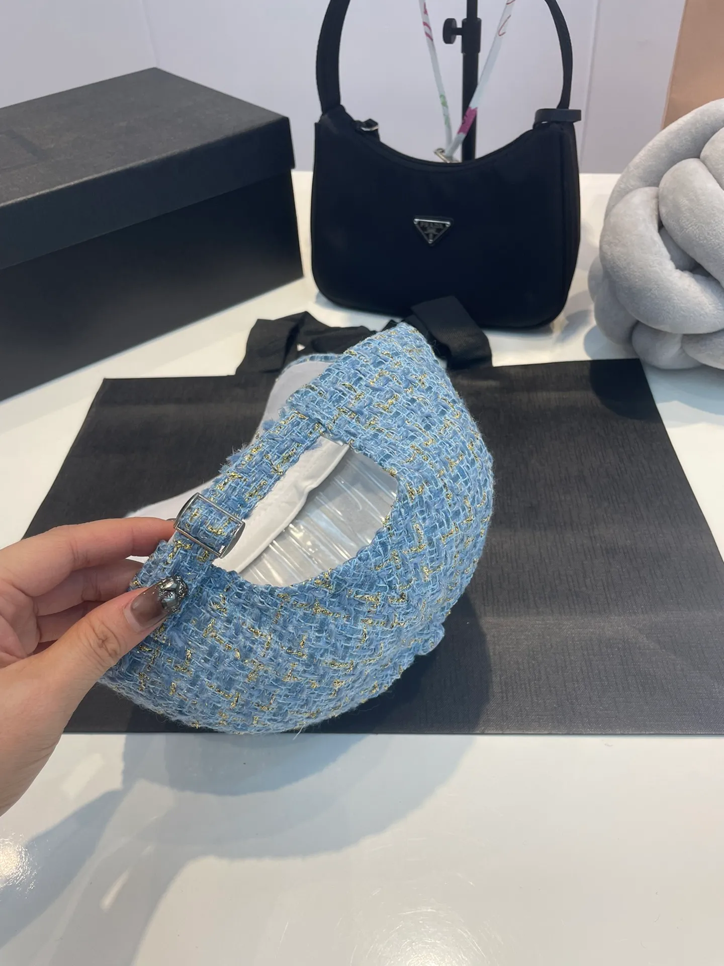 P70 23 CHANEL Chanel new autumn and winter high-quality plaid woolen baseball cap for autumn and winter! French socialite little fragrance! The quality is absolutely high-end! The quality of entering and exiting a large shopping mall at will! Super versatile colors